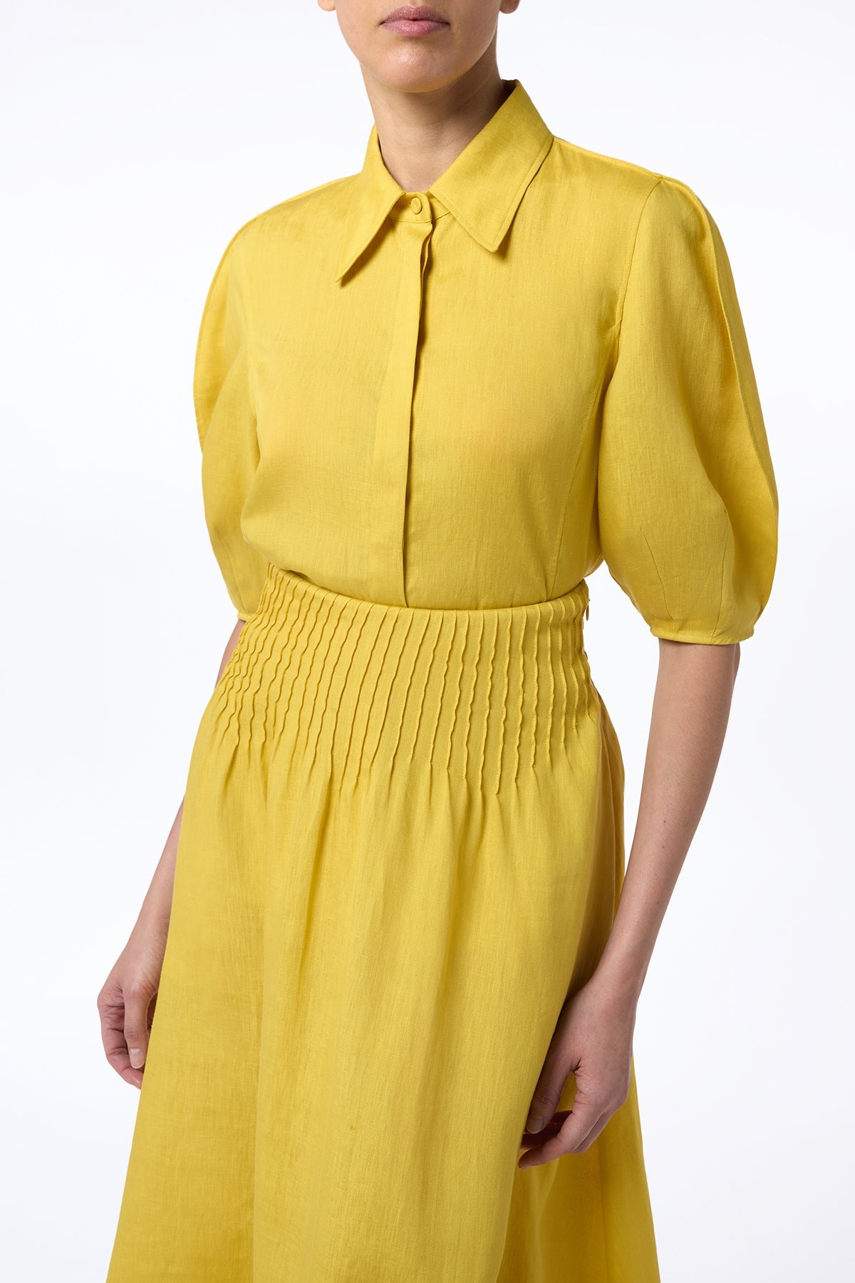 Sansi Top in Goldenrod Aloe Linen - 2