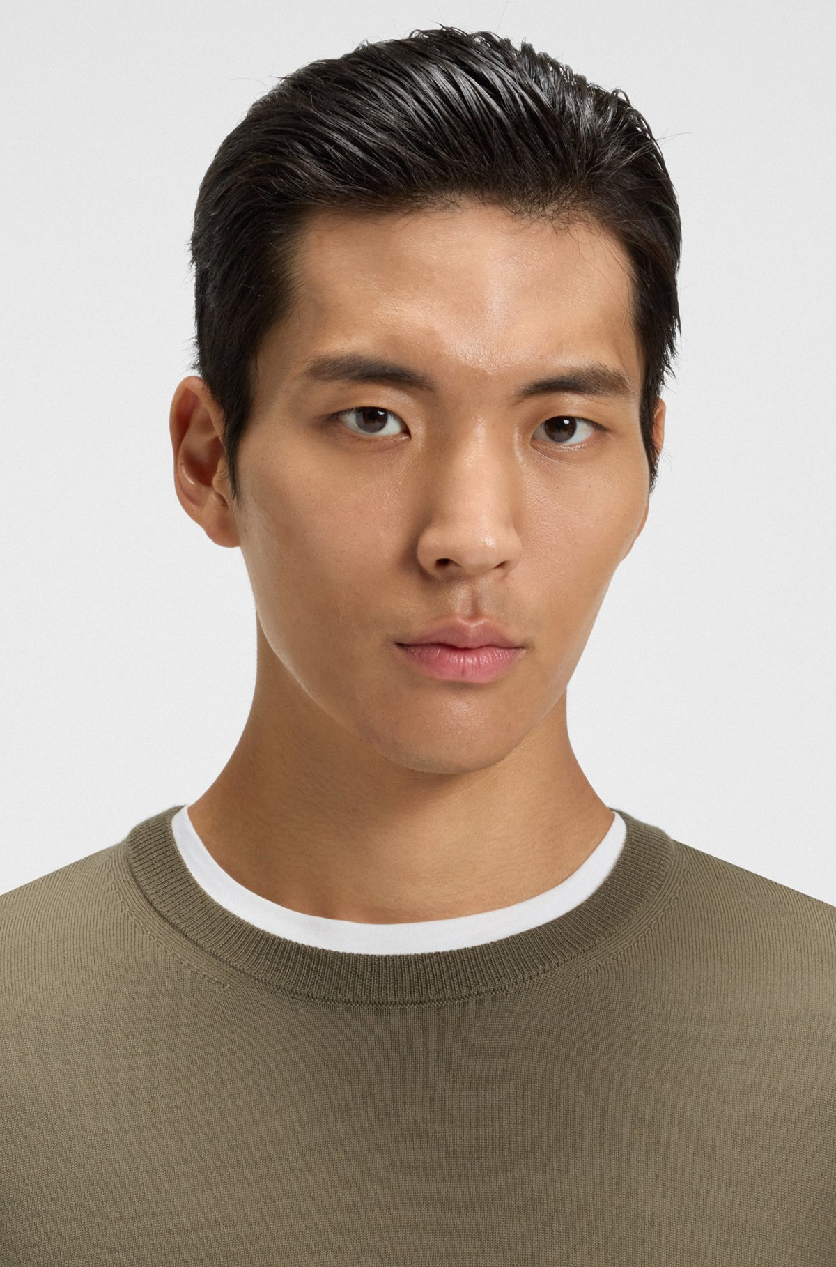 SLIM-FIT SWEATER IN MERINO WOOL WITH CREW NECKLINE - 3