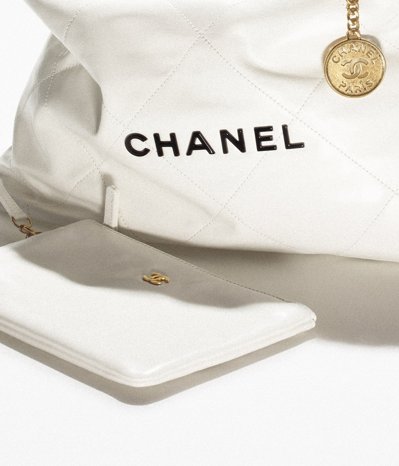 CHANEL 22 Large Handbag 3