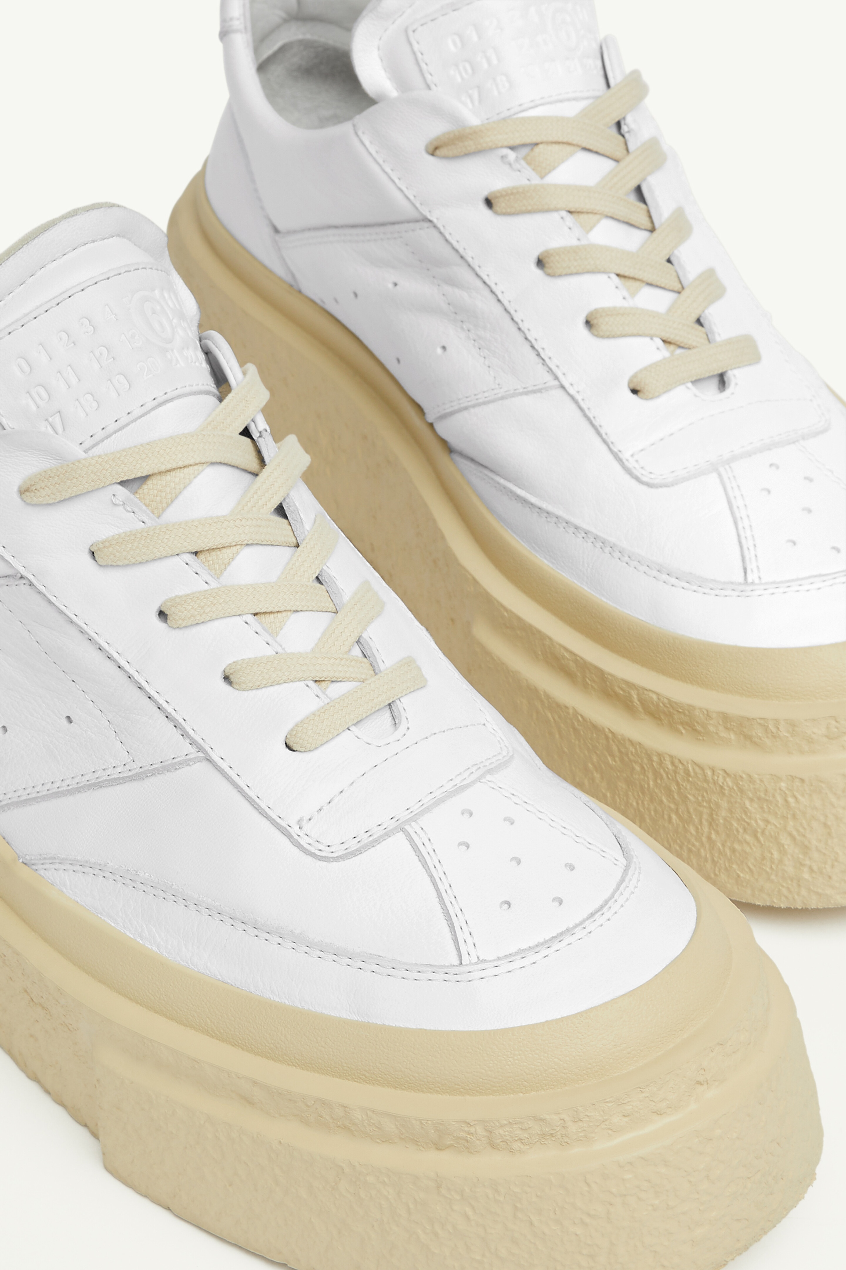 【関税&送料込】Mm6 Maison Margiela Gambetta High-Top Sneake MM6 Maison Margiela Chunky Gambetta sneakers | REVERSIBLE
