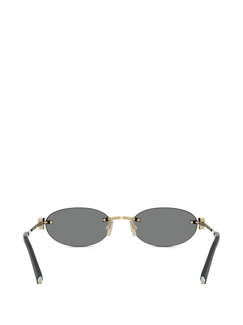 oval-frame sunglasses 4