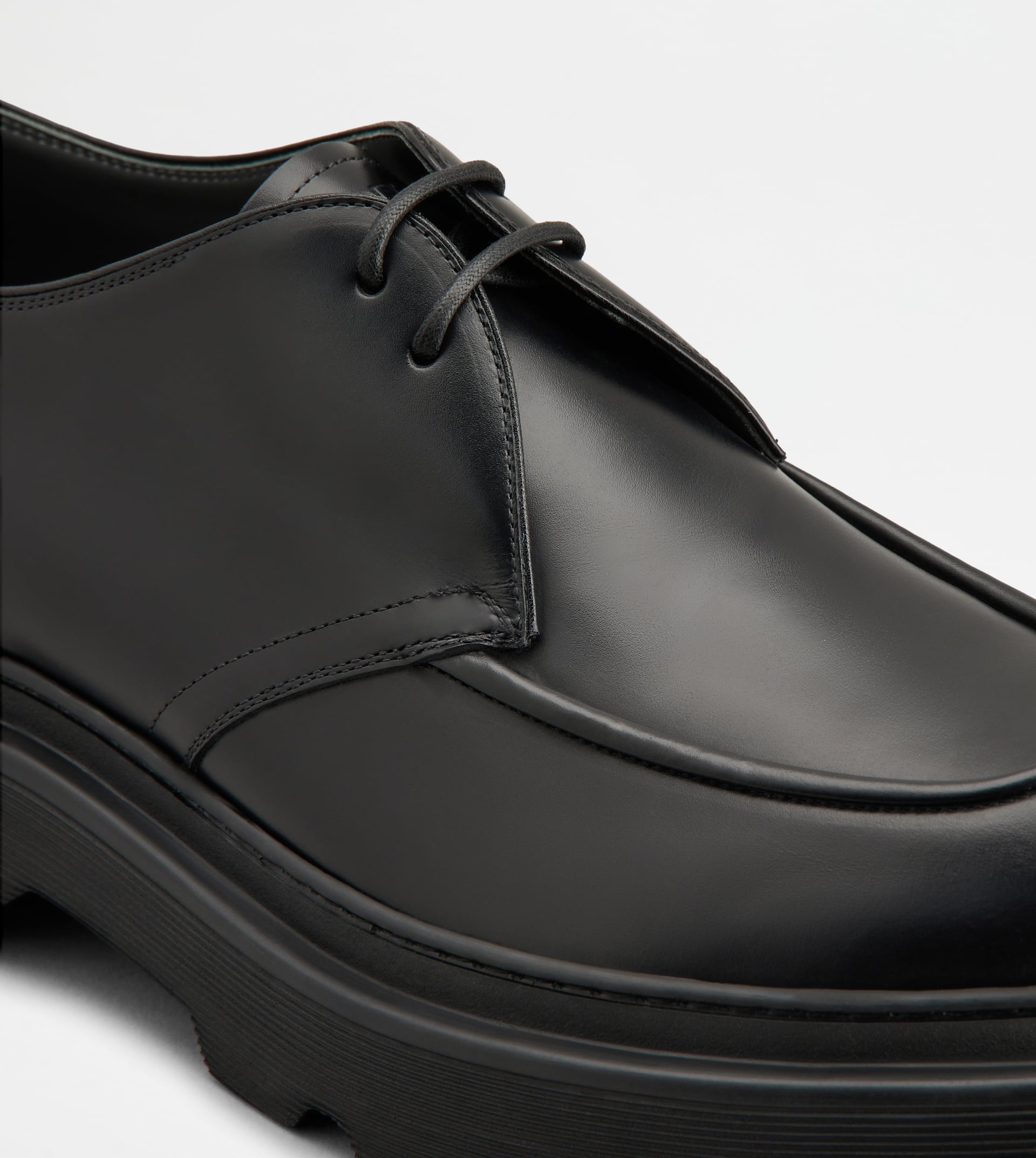 LACE-UPS IN LEATHER - BLACK - 5