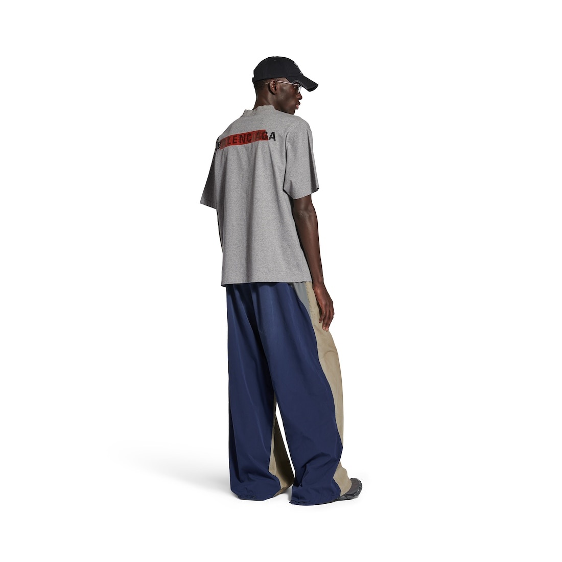 Men's Taped Balenciaga Back T-shirt Medium Fit in Heather Grey/black/red - 4
