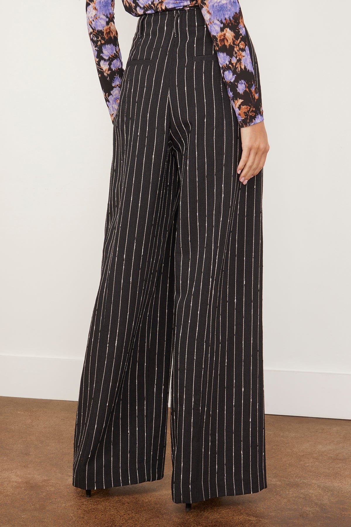 Carine Pant in Noir - 4