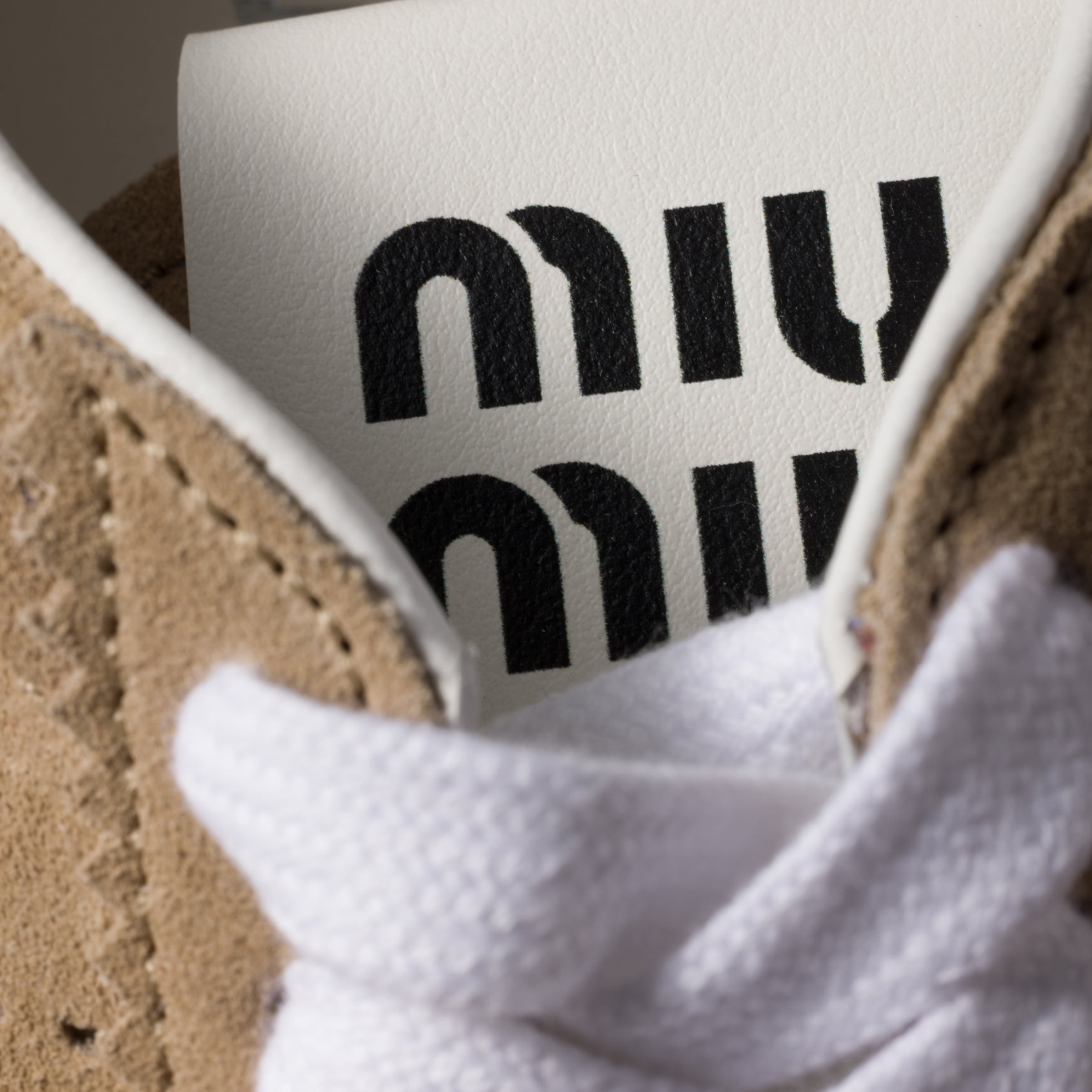【関税&送料込】Miu Miu Plume Low-Top Suede Sneakers White Plume Suede Sneakers | Miu Miu