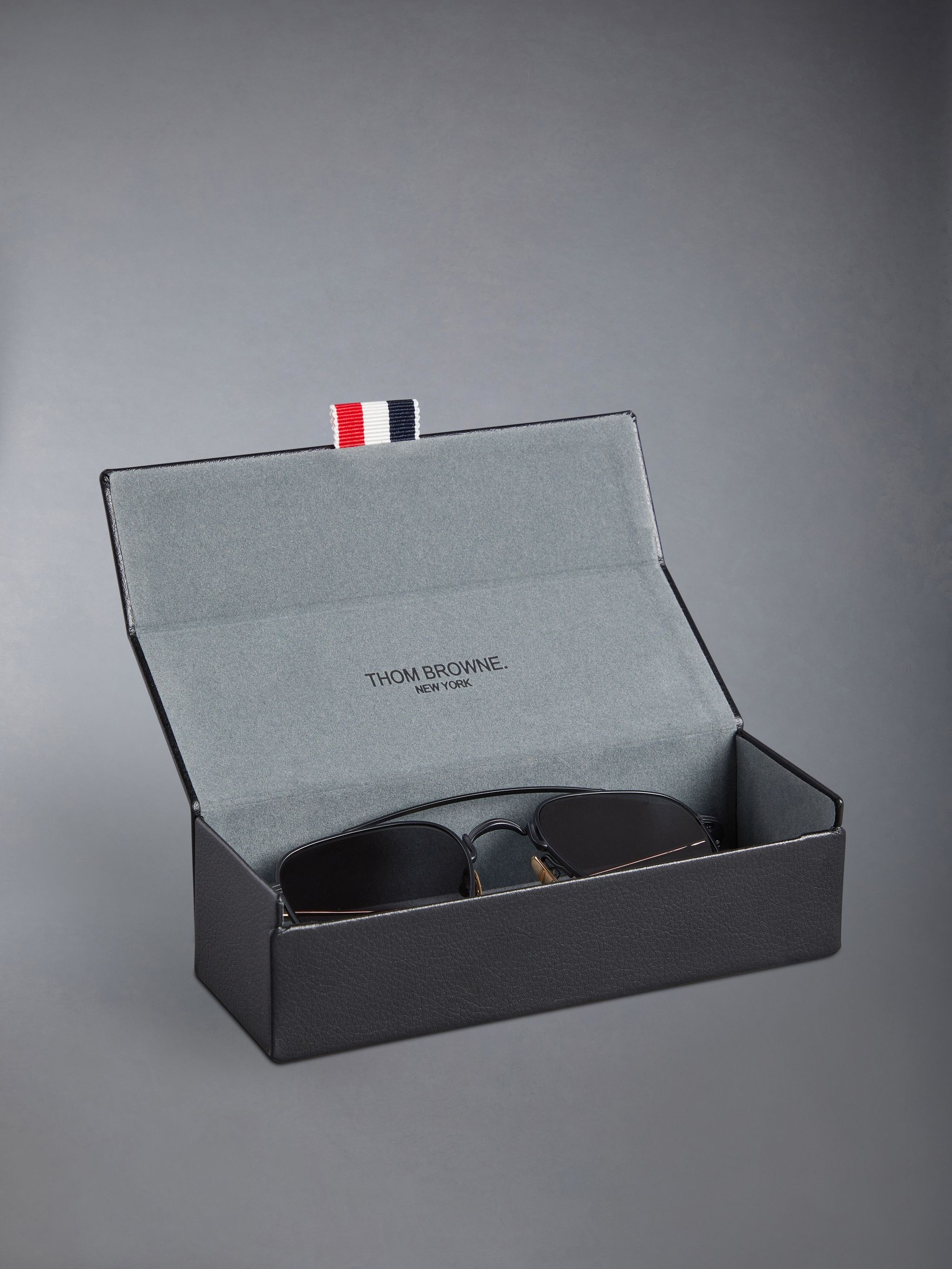 SQUARED AVIATOR SUNGLASSES IN TITANIUM - 6