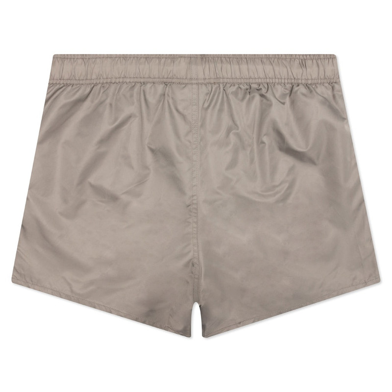 ESSENTIALS FEAR OF GOD ESSENTIALS RUNNING SHORT - DESERT TAUPE outlook