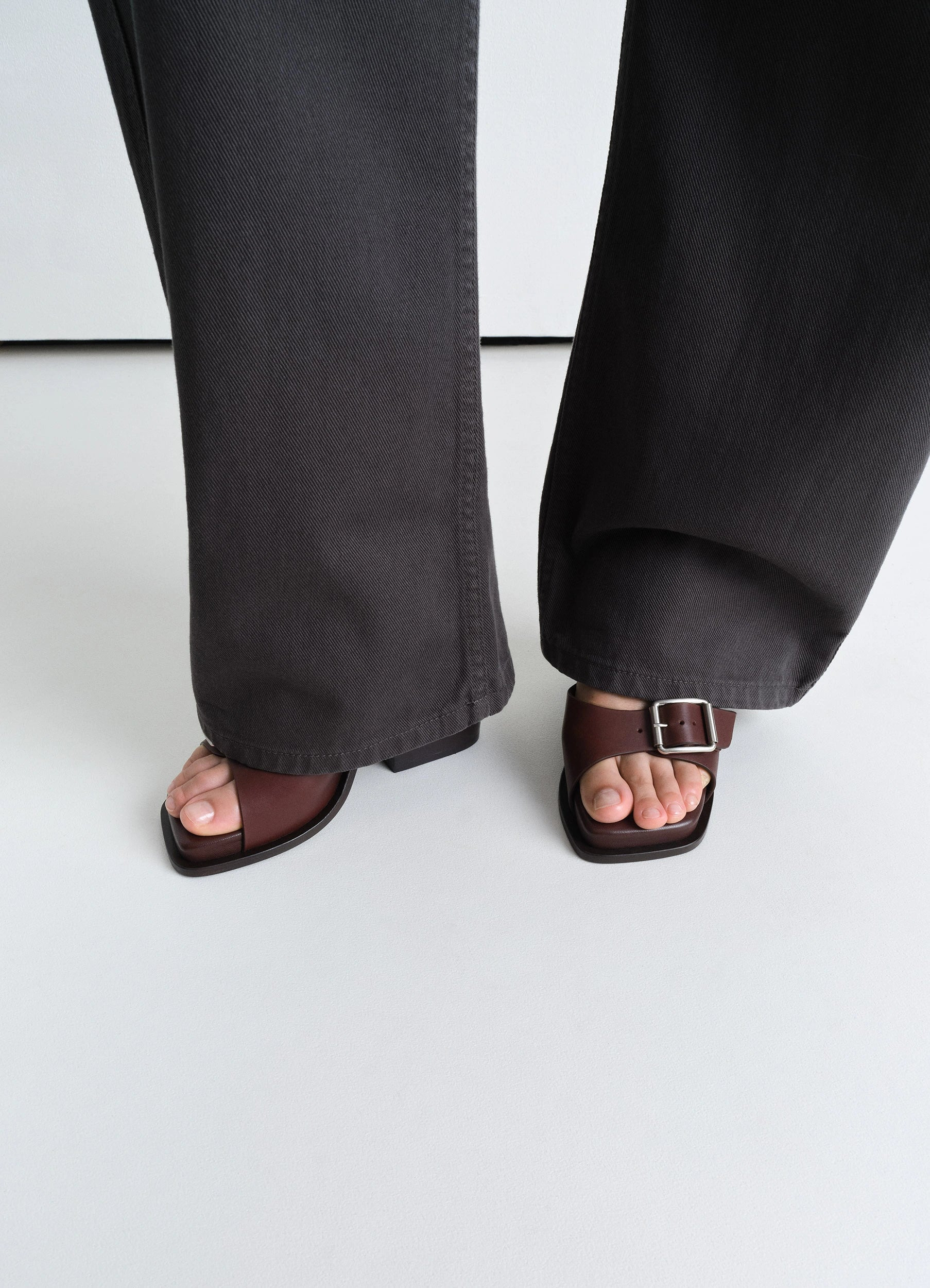 SQUARE HEELED SANDALS WITH STRAPS 80 - 2