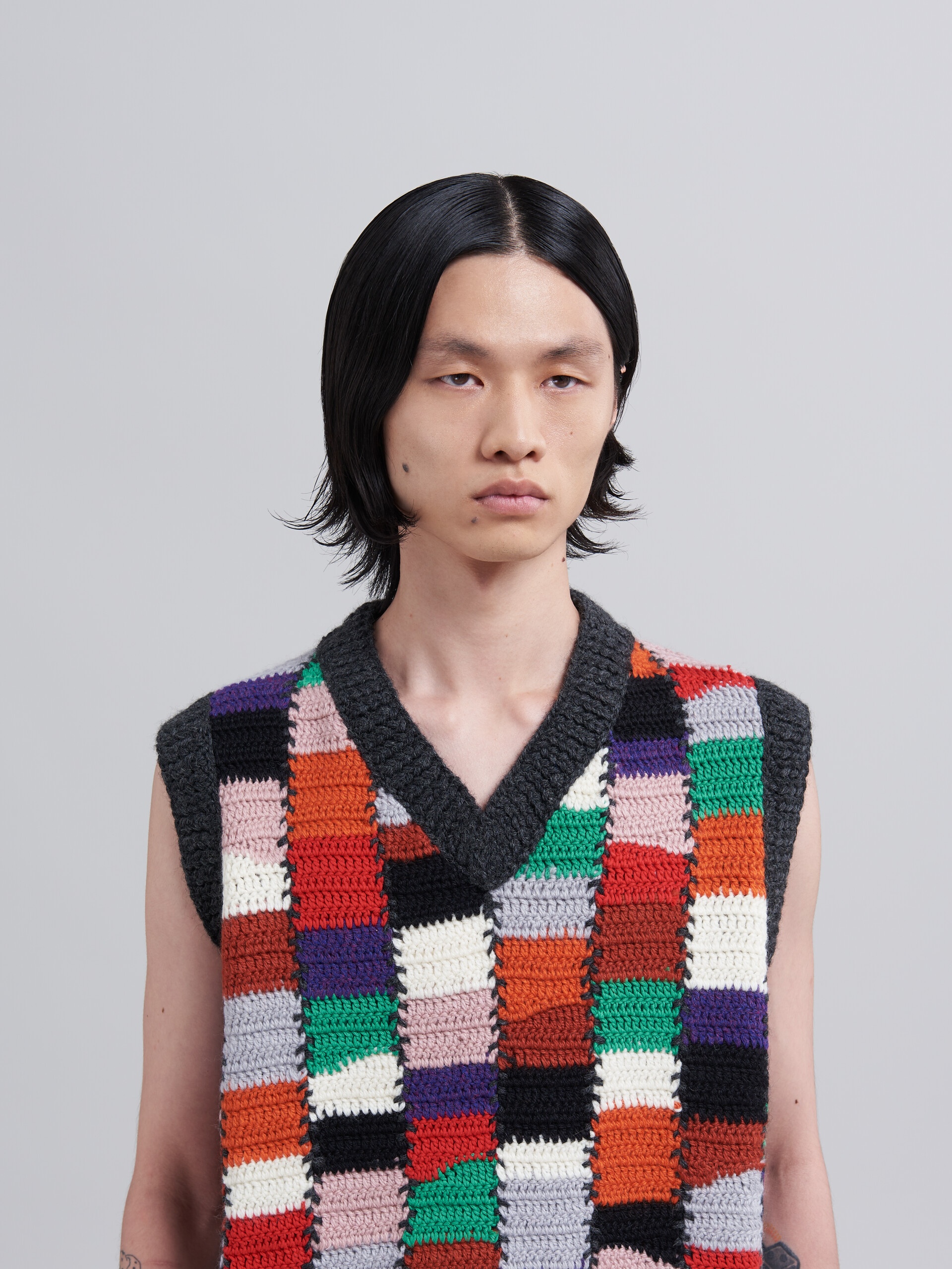 HANDMADE CROCHET WOOL AND COTTON V-NECK VEST - 4
