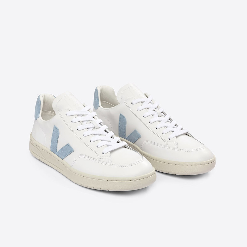 VEJA V-12 LEATHER WHITE STEEL outlook