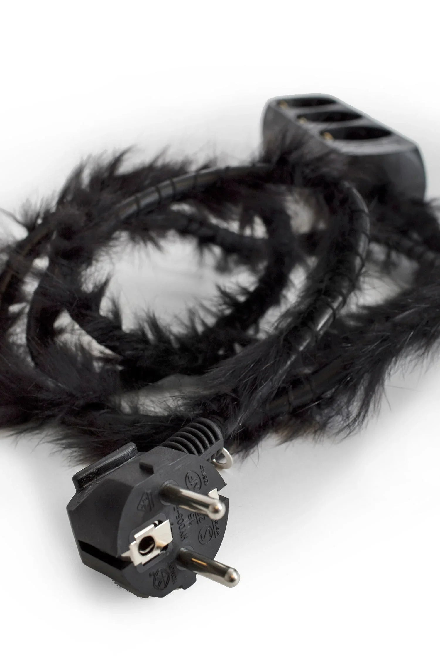 N-26-Furry-Cable-Multiplug - 3