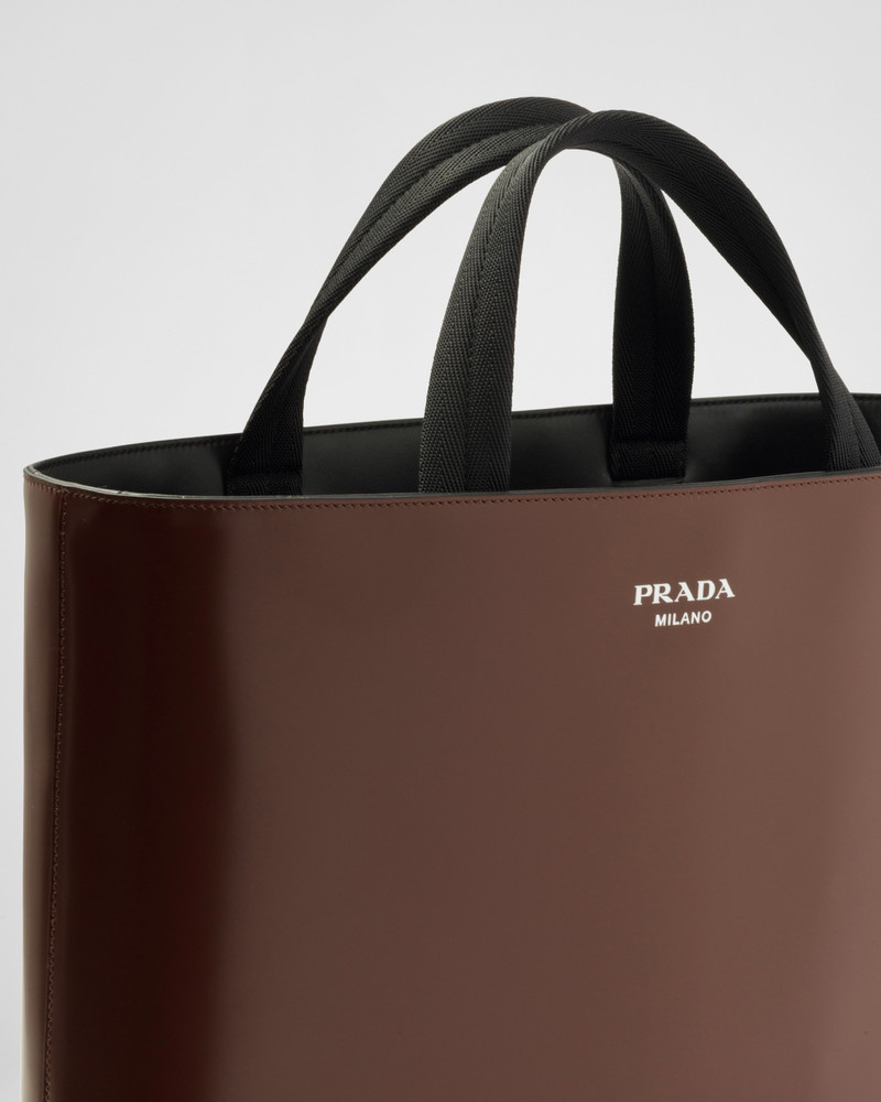 Brushed leather tote with water bottle 5