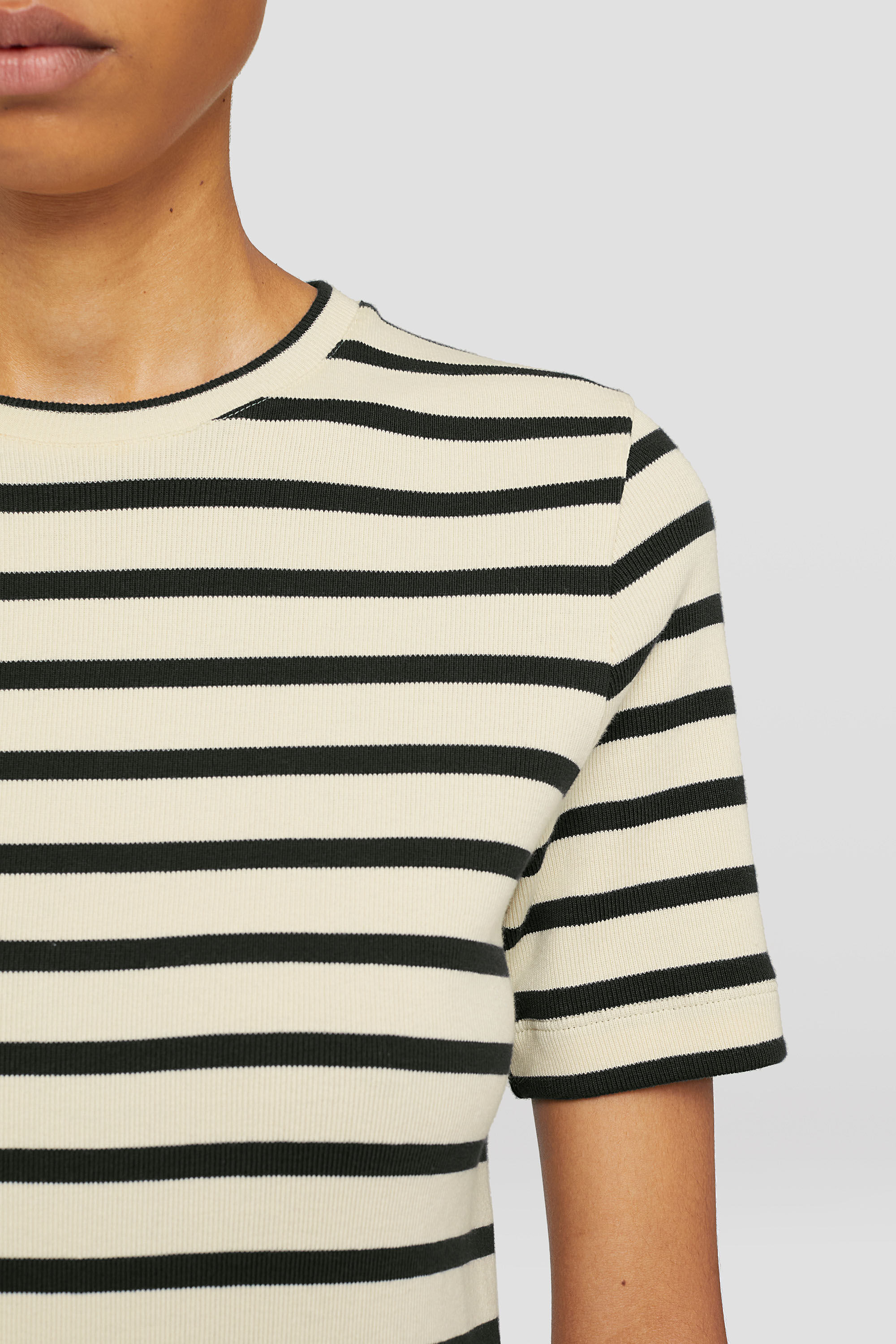 Crew-Neck T-Shirt - 4