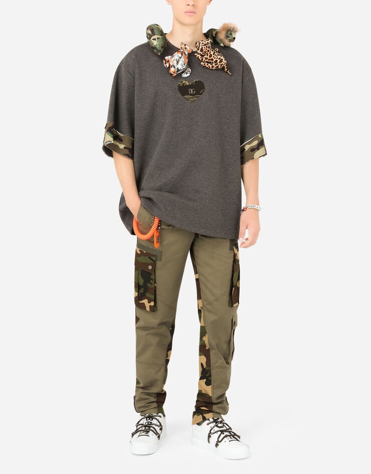 Cargo pants with camouflage-print details - 6