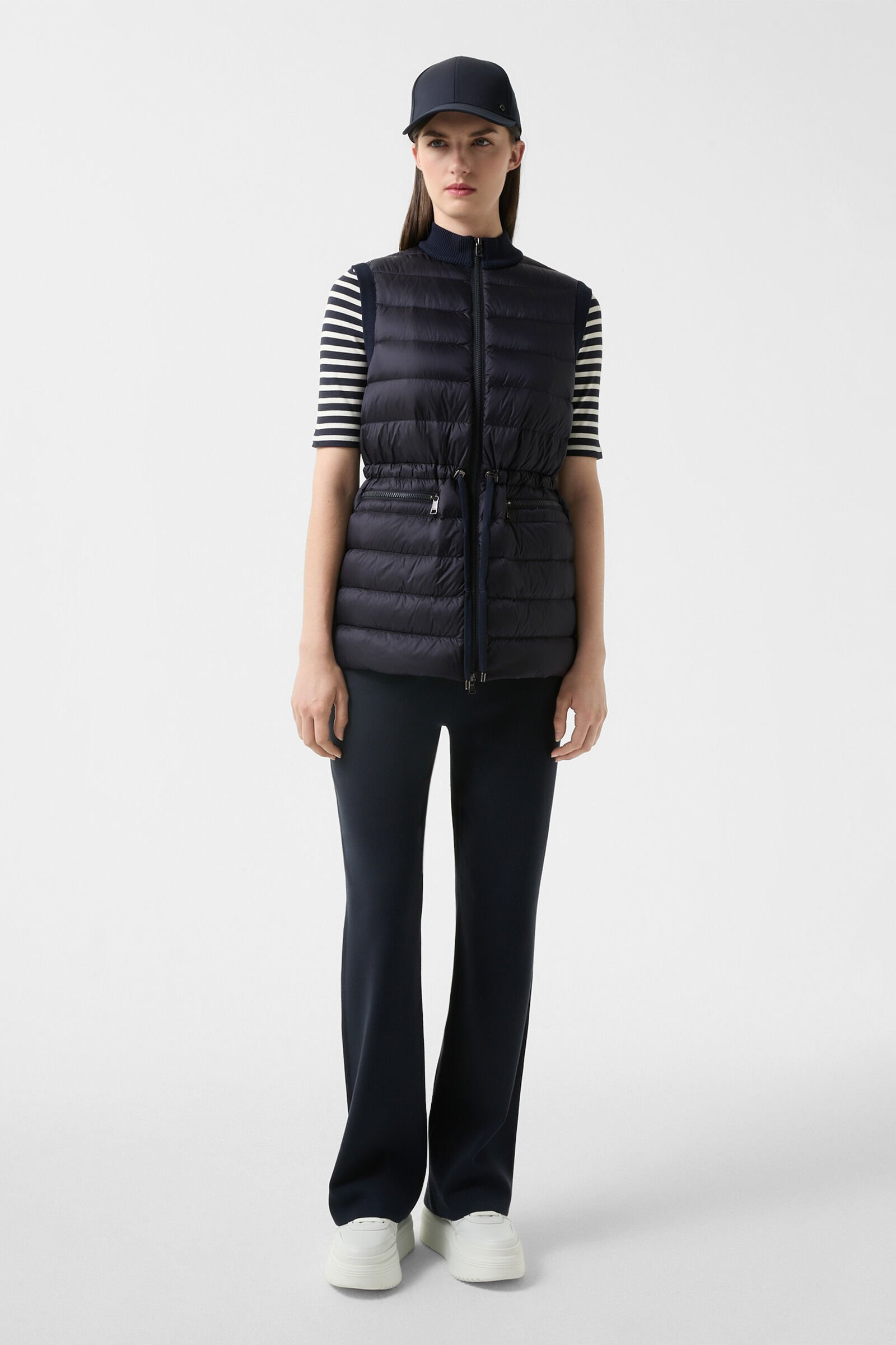 Arina knitted and quilted vest in Navy blue - 4