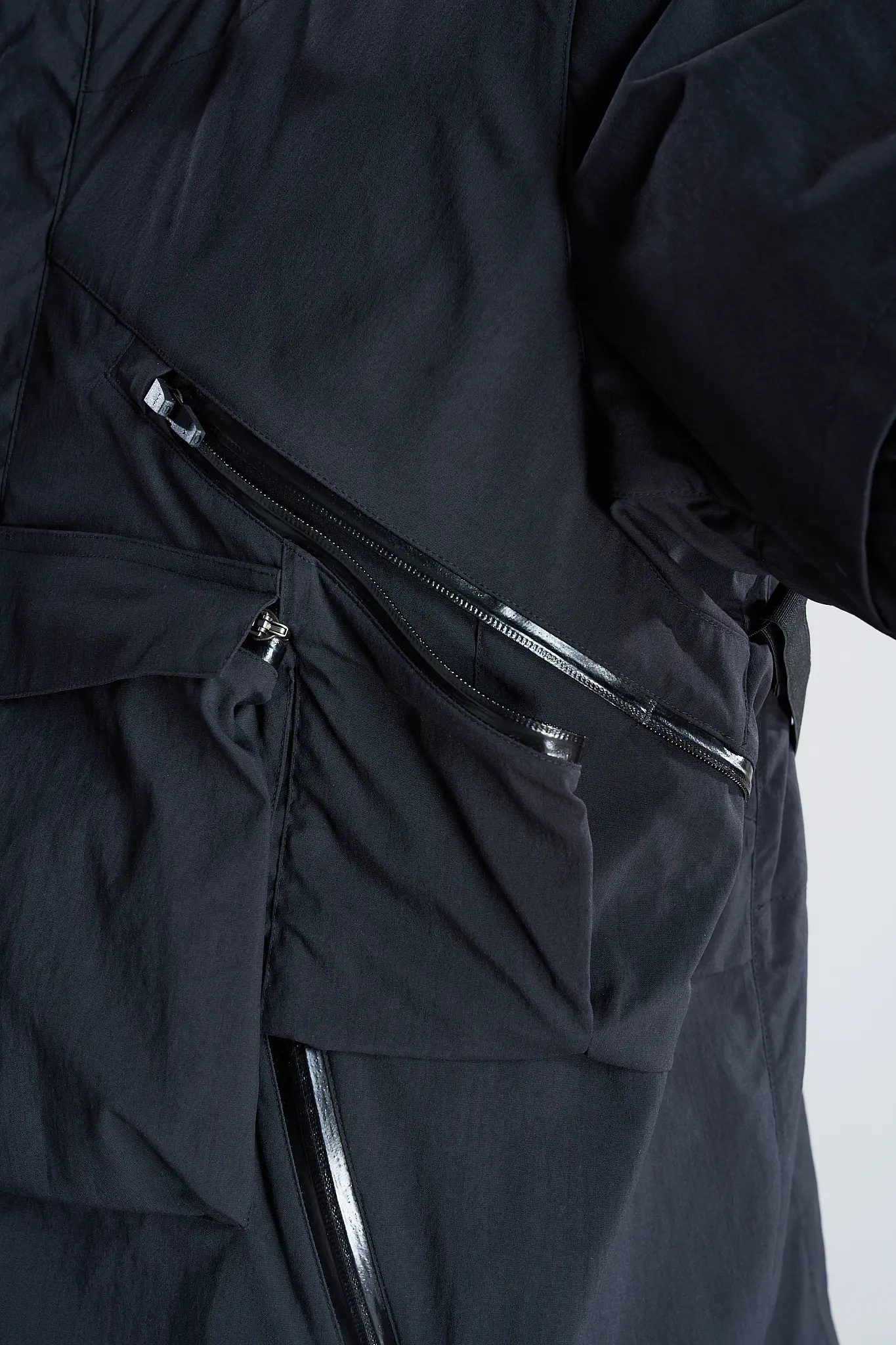 V1A-M Nylon Stretch Interops Vest Black - 17