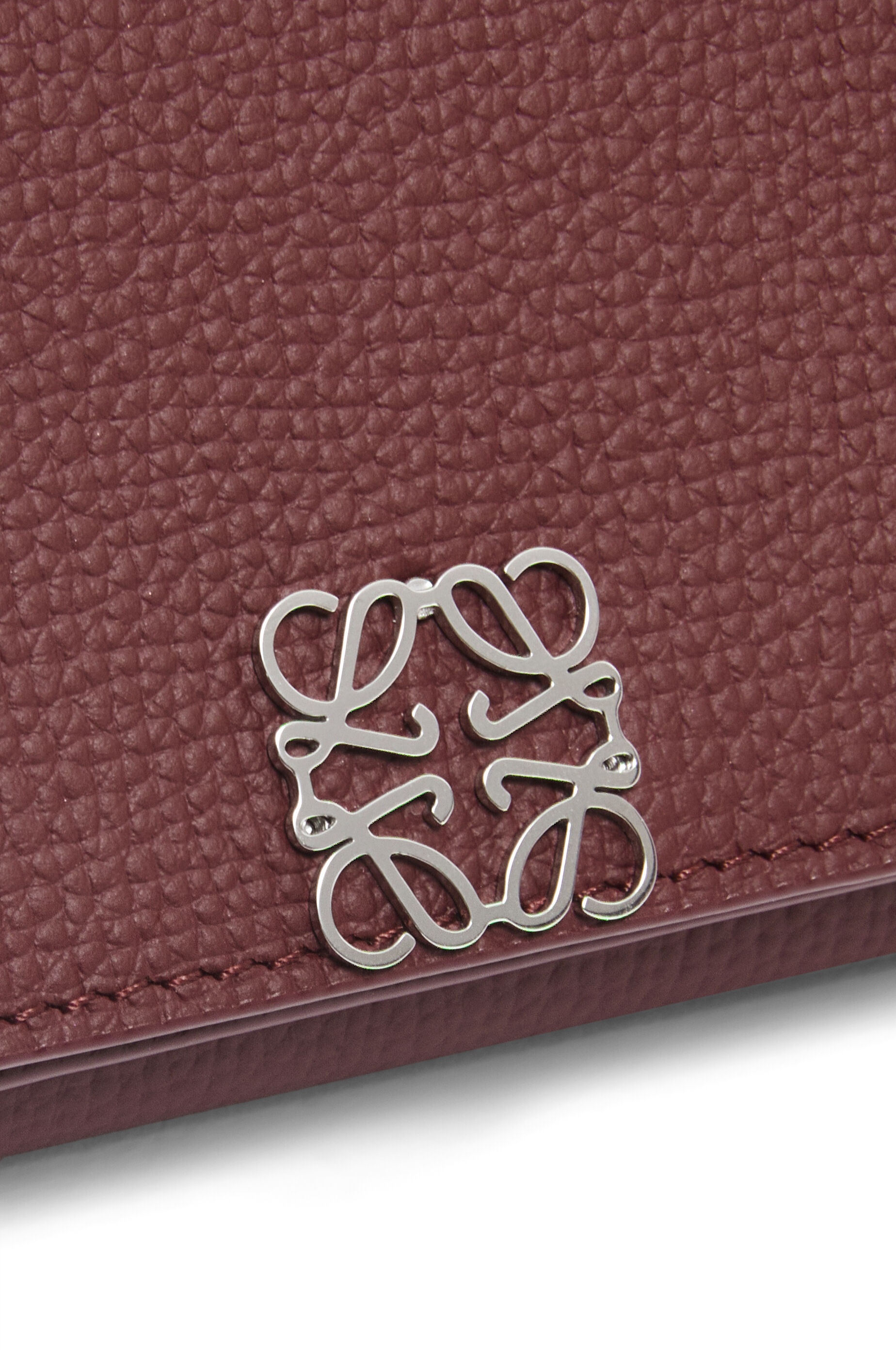 Anagram trifold wallet in pebble grain calfskin - 6