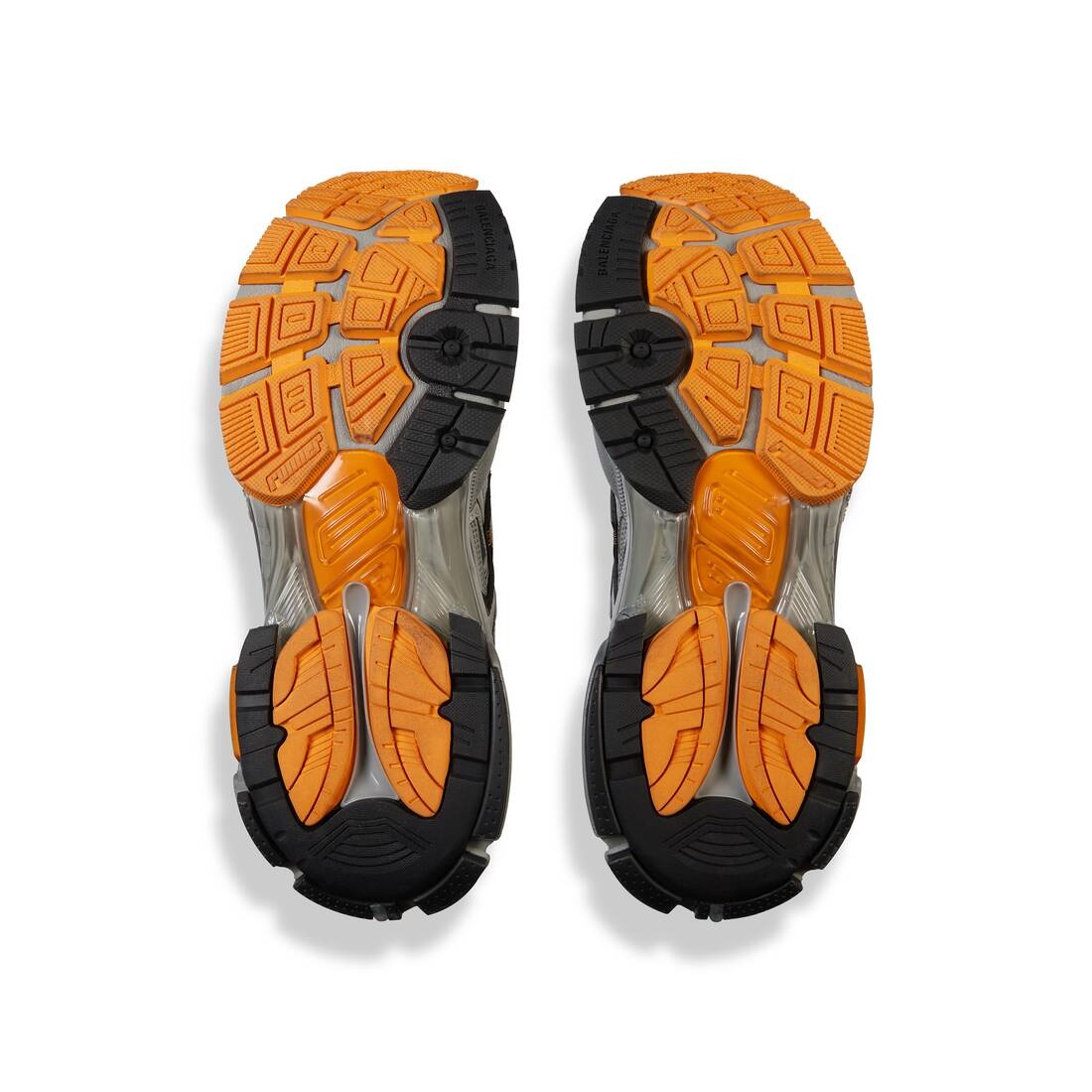 Men's Runner Sneaker in Black - 7