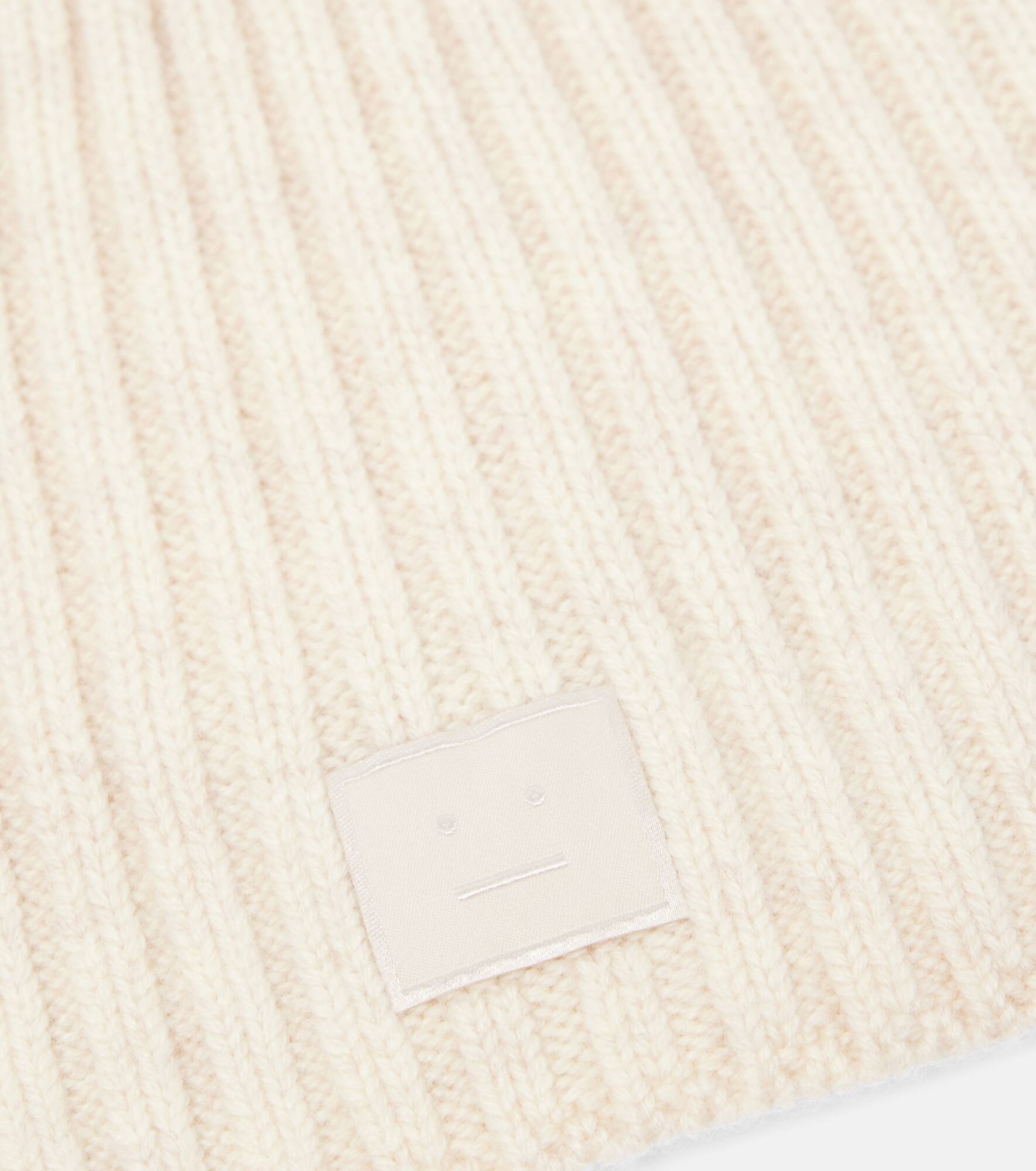 Face ribbed-knit wool beanie - 4