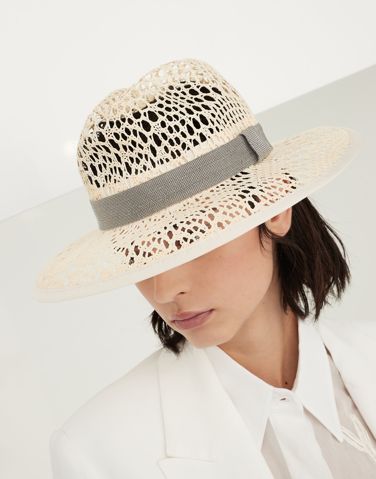 Straw hat with precious band - 3