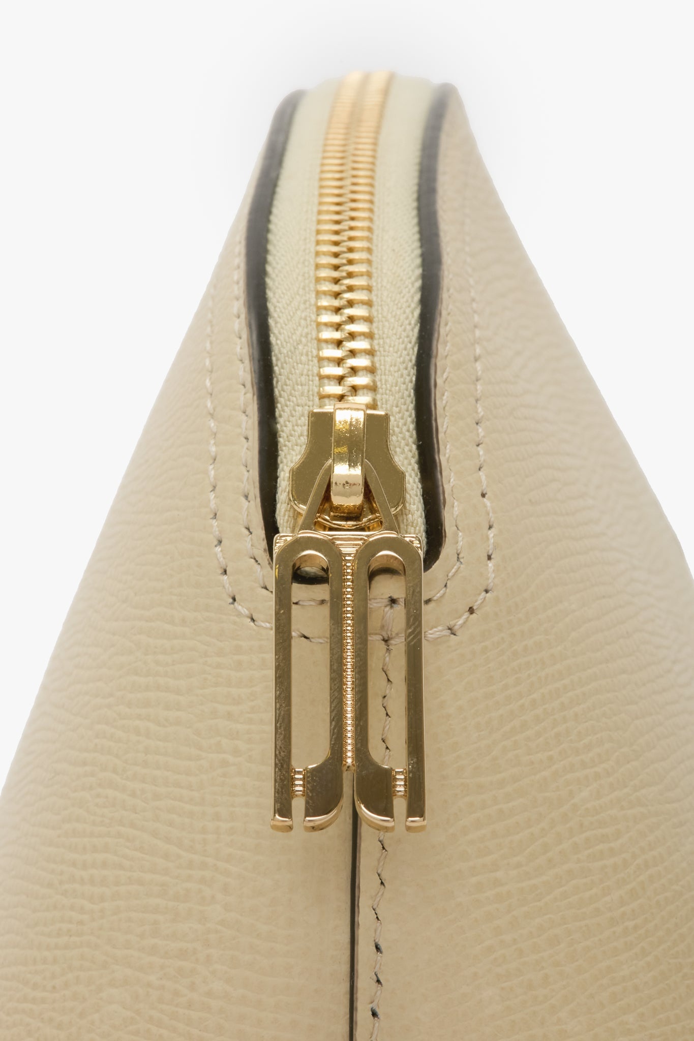 Victoria Large Travel Pouch In Ivory Grained Leather - 4