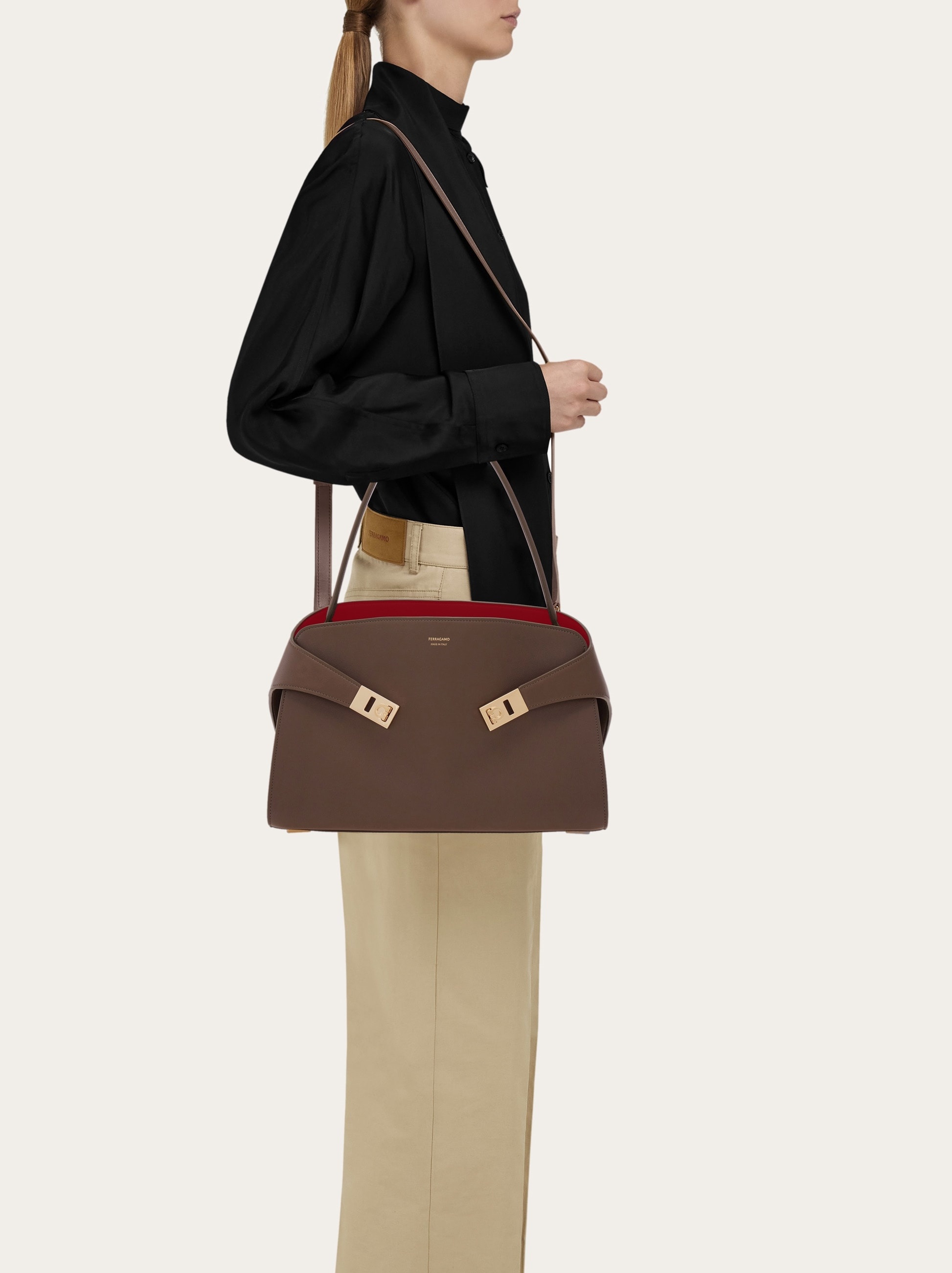 Hug Soft bicolor handbag (S) - 3