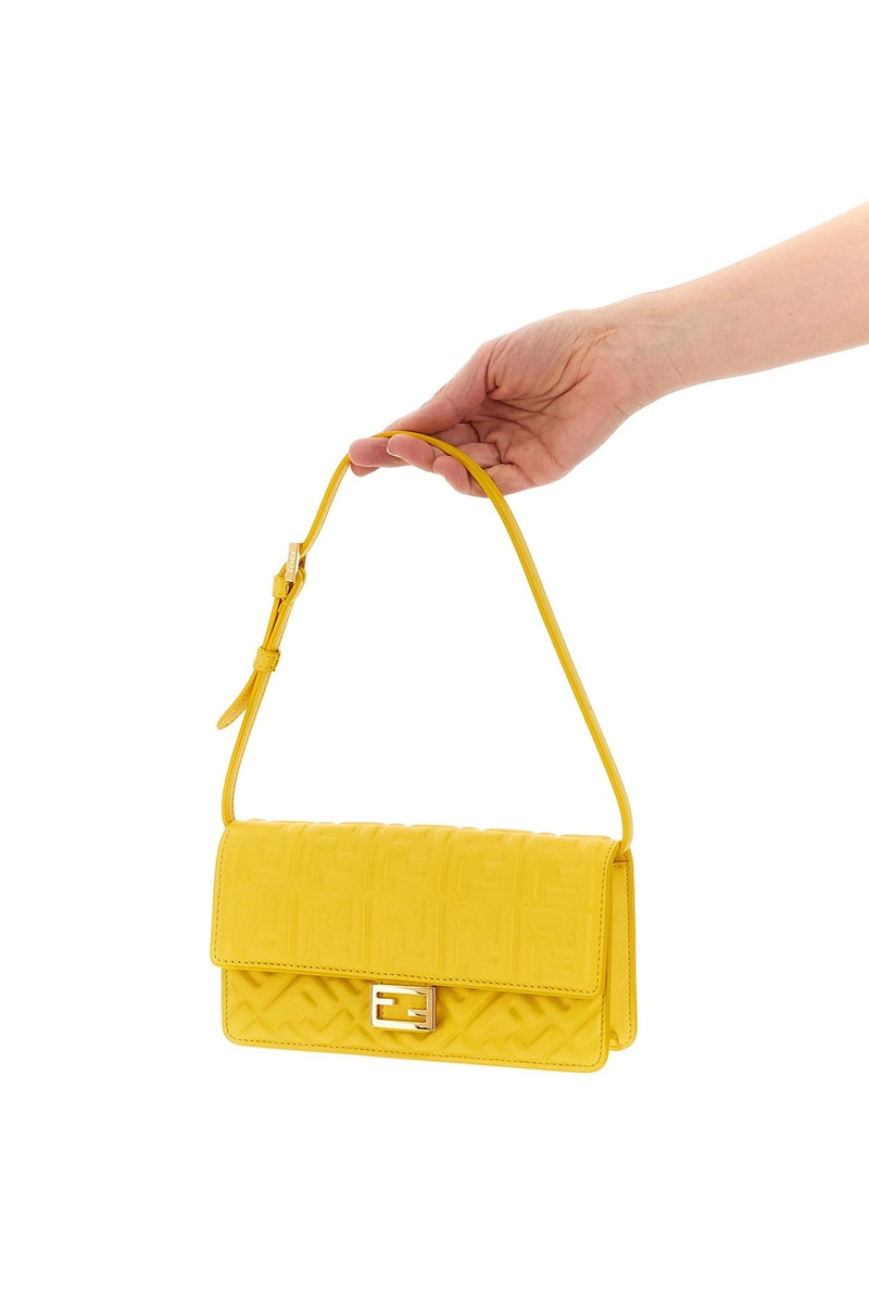 FENDI 'Baguette' Wallet On Chain outlook