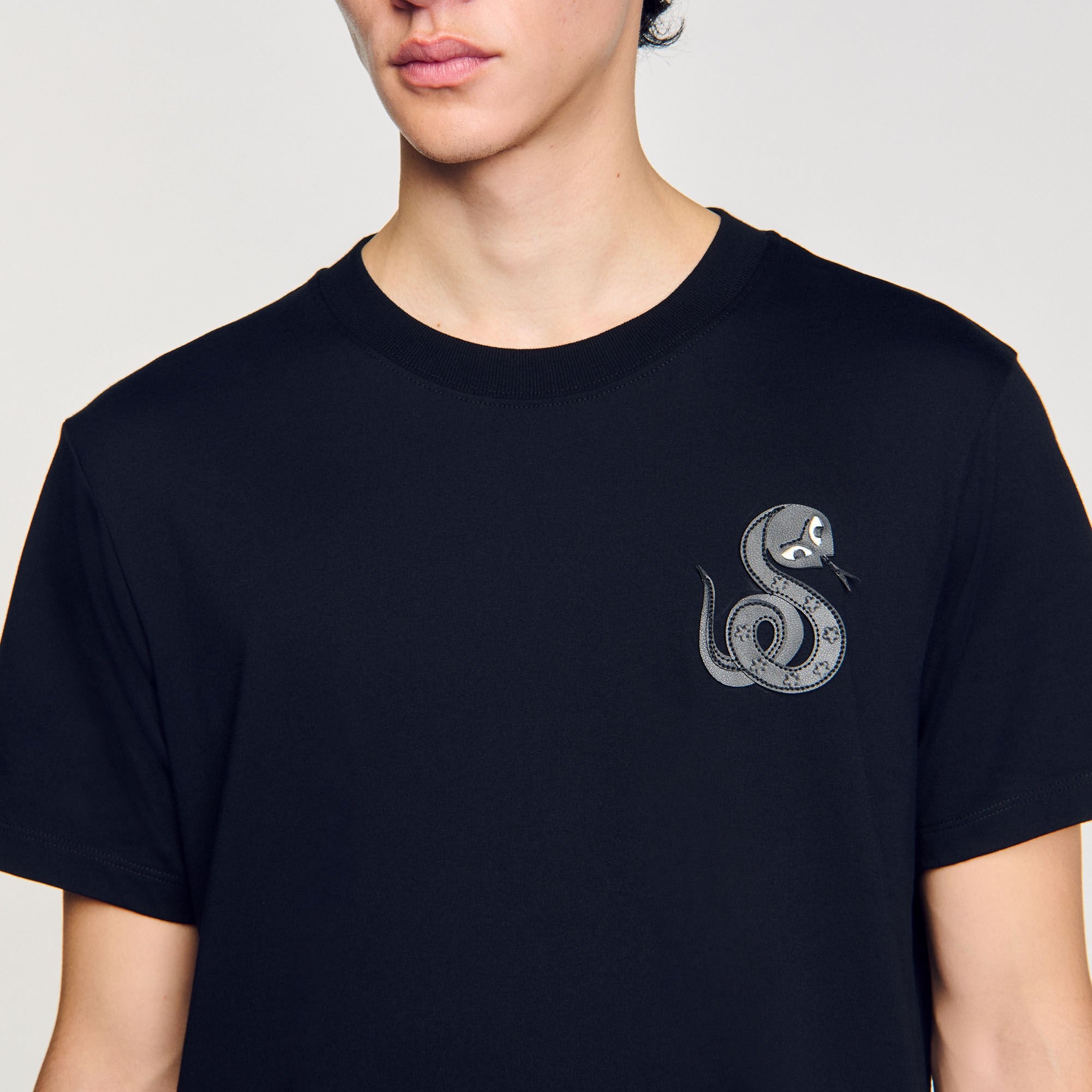 T-SHIRT WITH SNAKE DETAIL - 3
