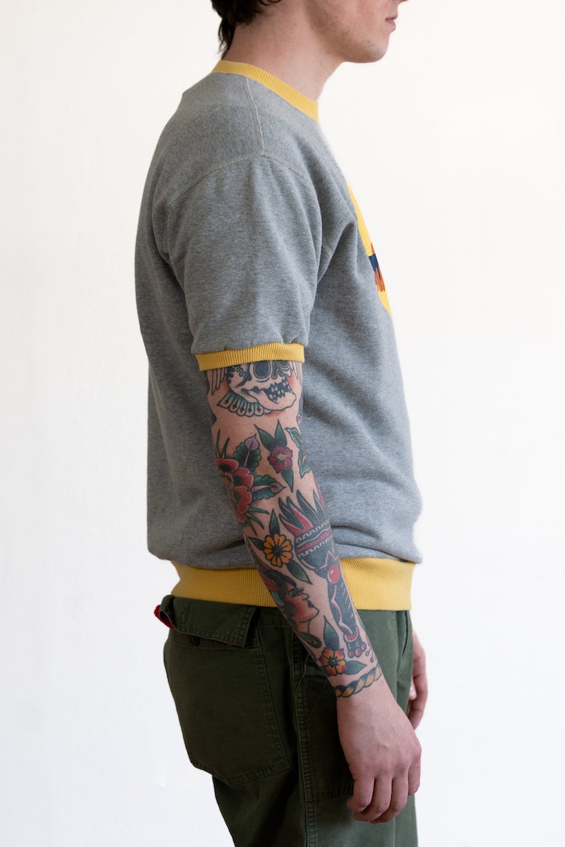 ECO SWT KNIT RINGER T-SHIRT SWT (FAT CAT ON LEGEND LIVE) - GREY/YELLOW - 3