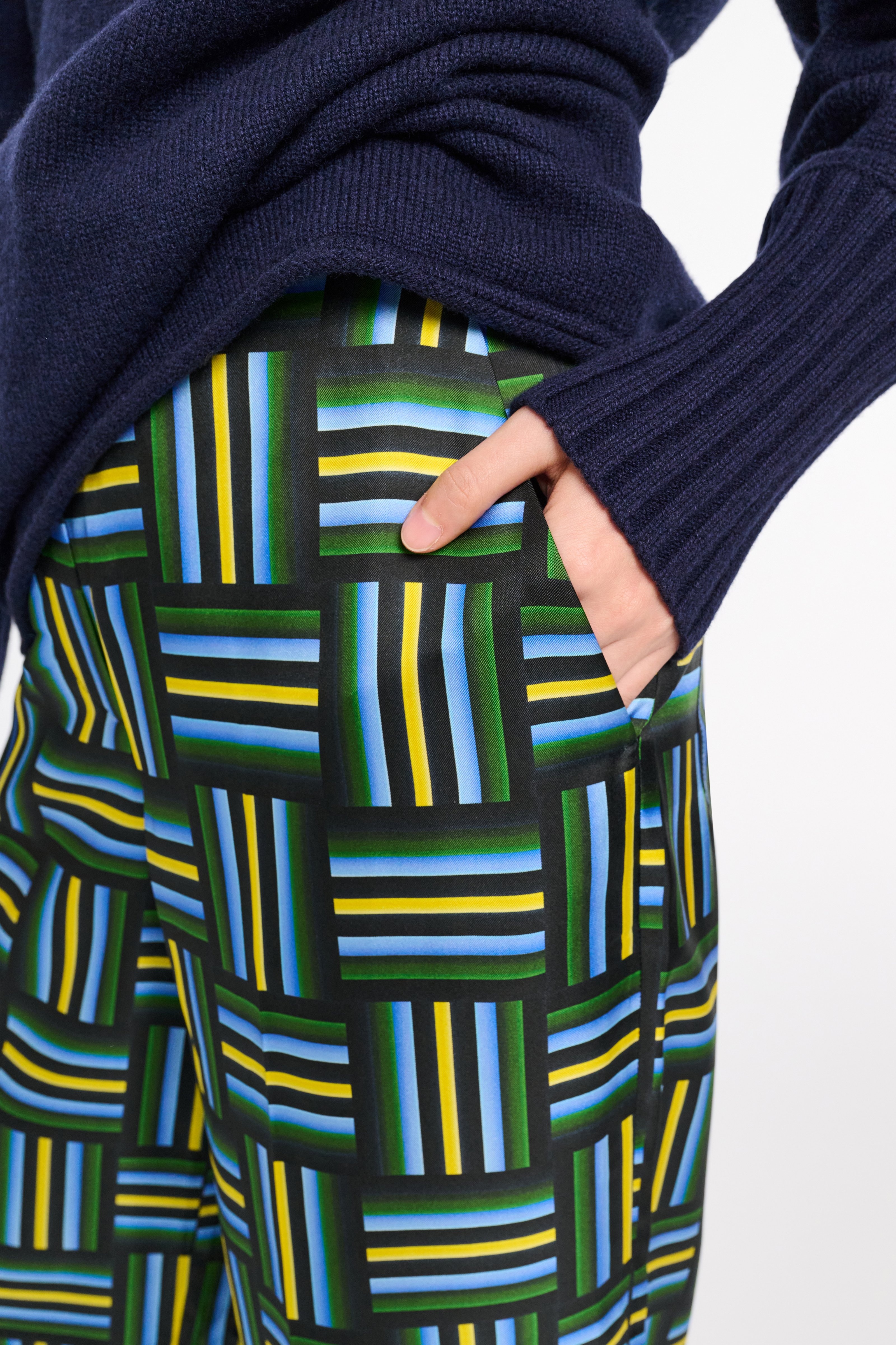GRAPHIC DRAPES I pants - 7