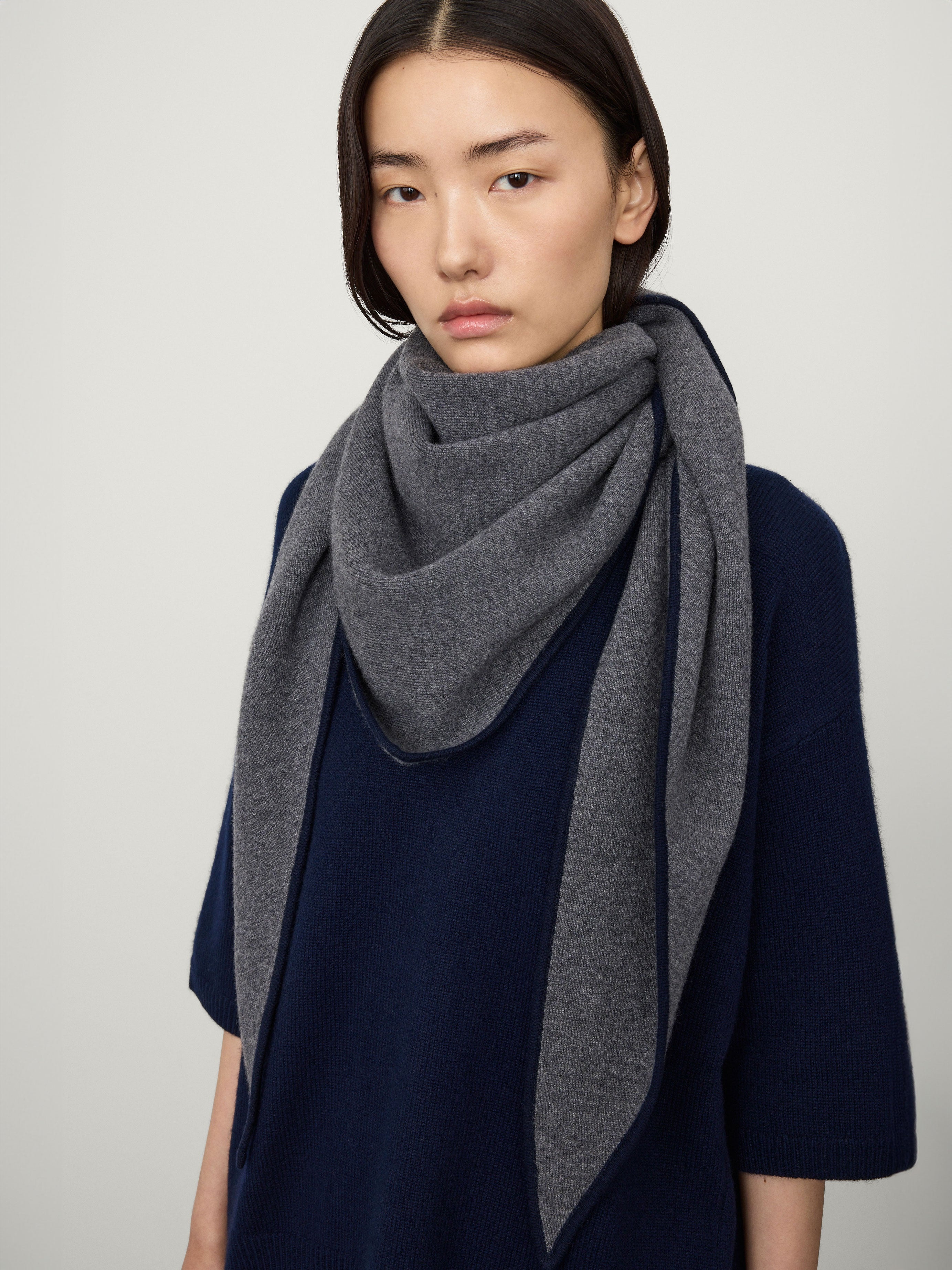 The Bandana Contrast Large Scarf - 2