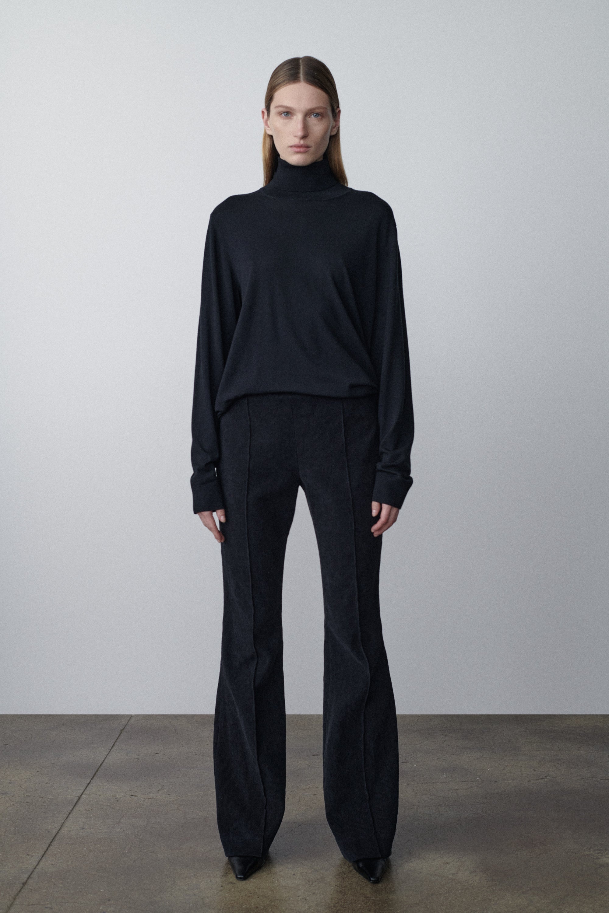 Rebecca Pant in Linen - 3