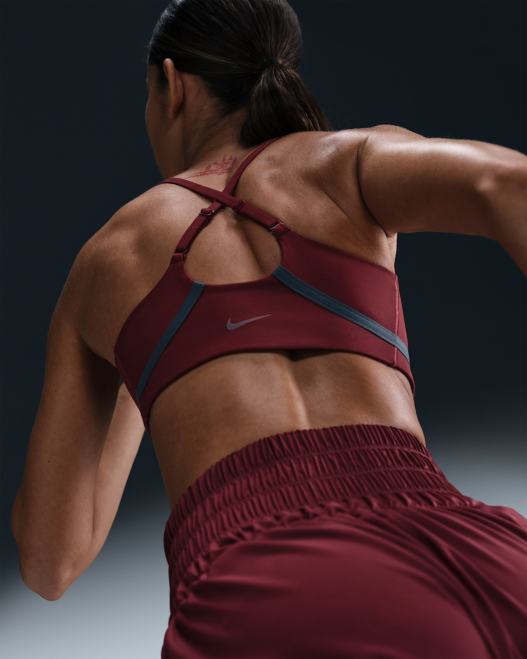 Nike One Convertible Women's Light-Support Lightly Lined Sports Bra - 6