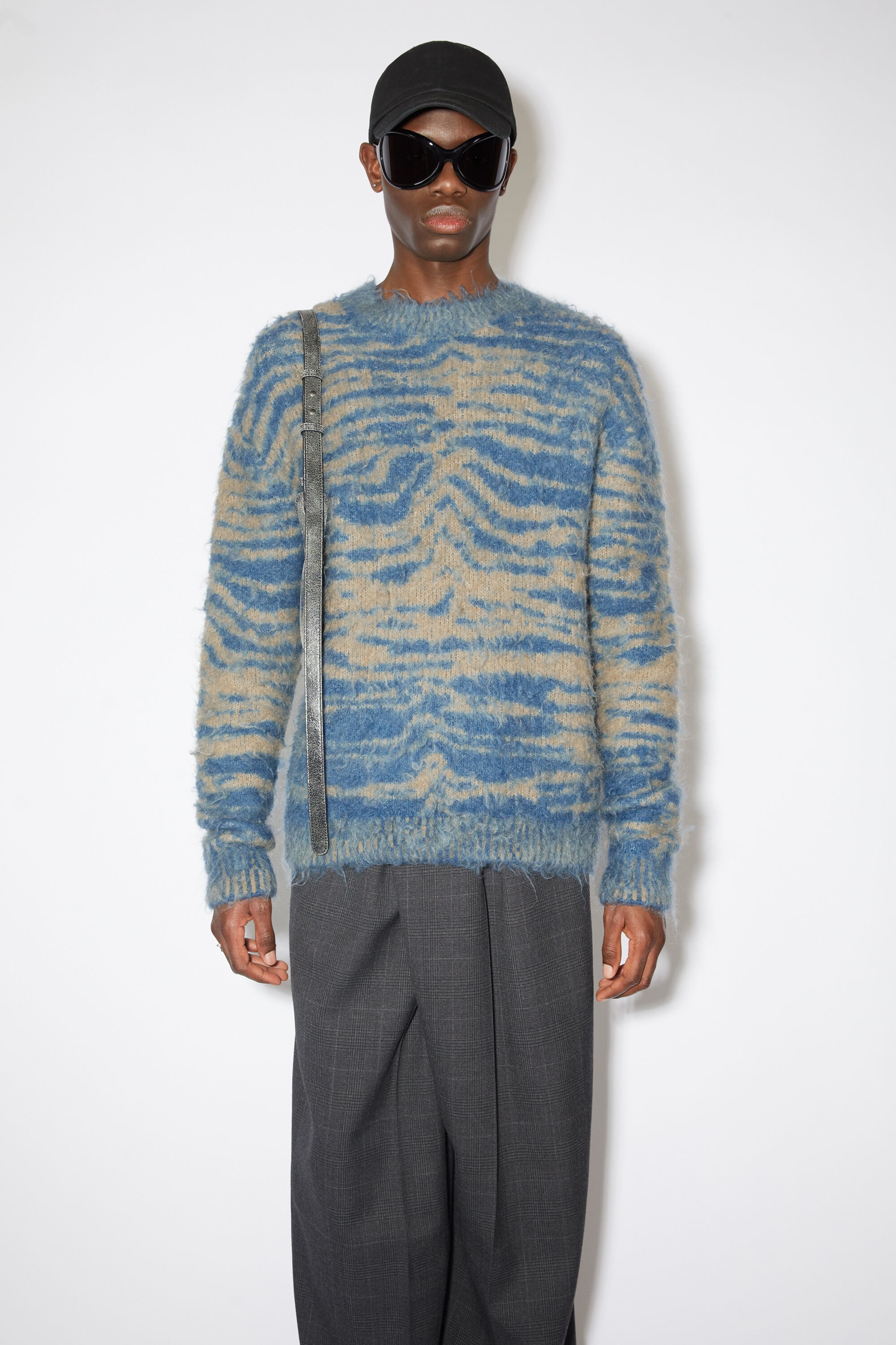 Crew neck wool jumper - Denim Blue/Dark Beige - 2