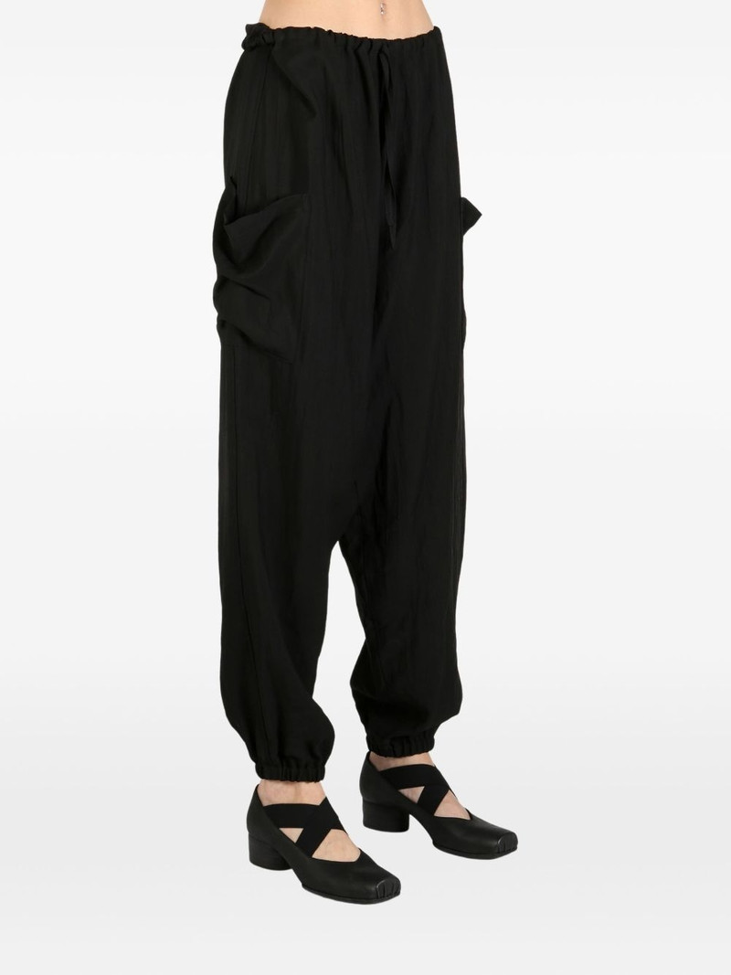 pockets-detail trousers 3