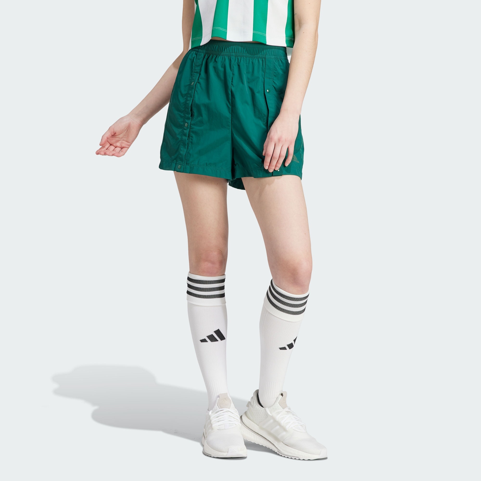 (WMNS) adidas Tiro Snap-Button Shorts 'Green' IM5015 - 2