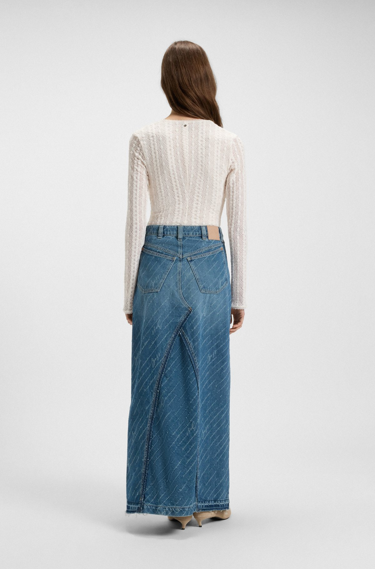V-NECK BODYSUIT WITH EMBROIDERED STRUCTURE - 5