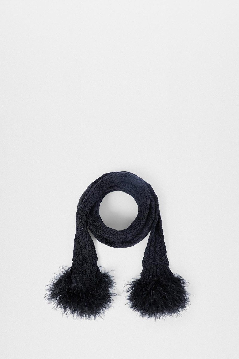 Rae Ribbed Scarf With Feathered Ruffles 1