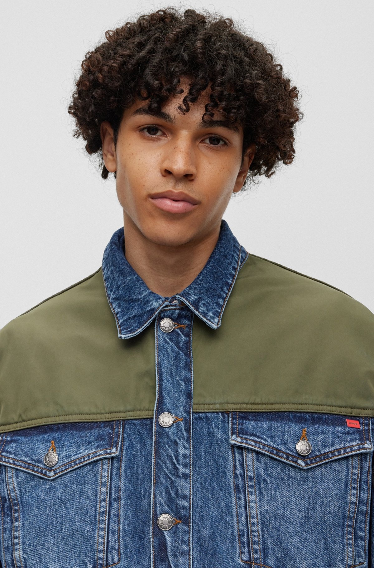 HYBRID RELAXED-FIT JACKET IN BLUE RIGID DENIM - 5