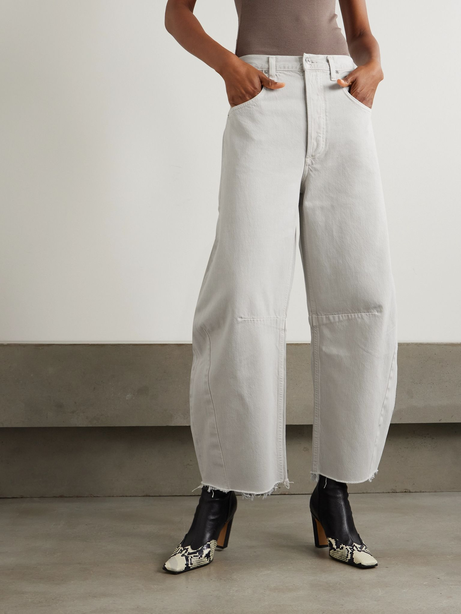 Horseshoe high-rise barrel-leg jeans Light gray - 3