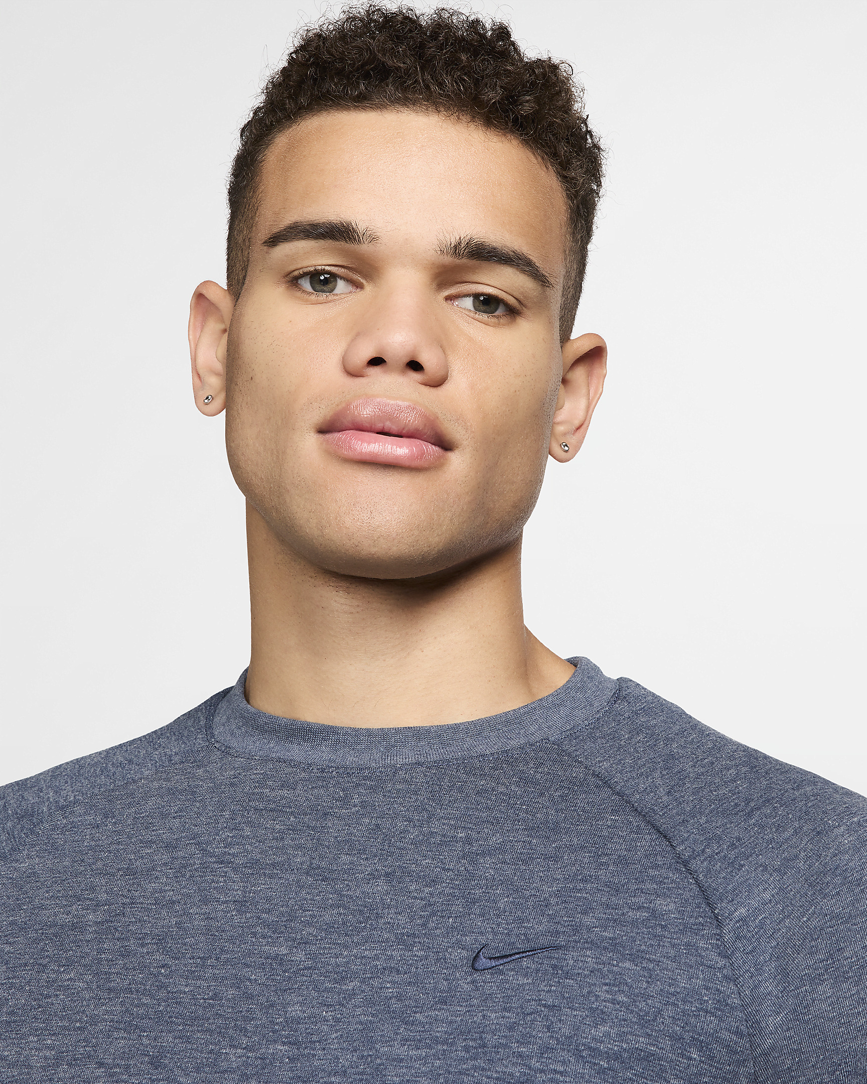 Nike Primary Men's Dri-FIT UV Versatile Crew - 3