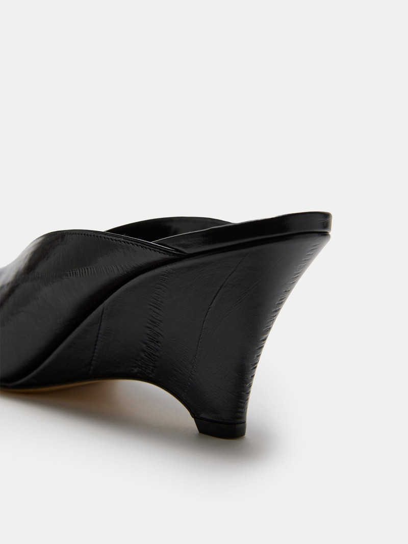 Victoria Wedge / Black Leather Eel Effect 4