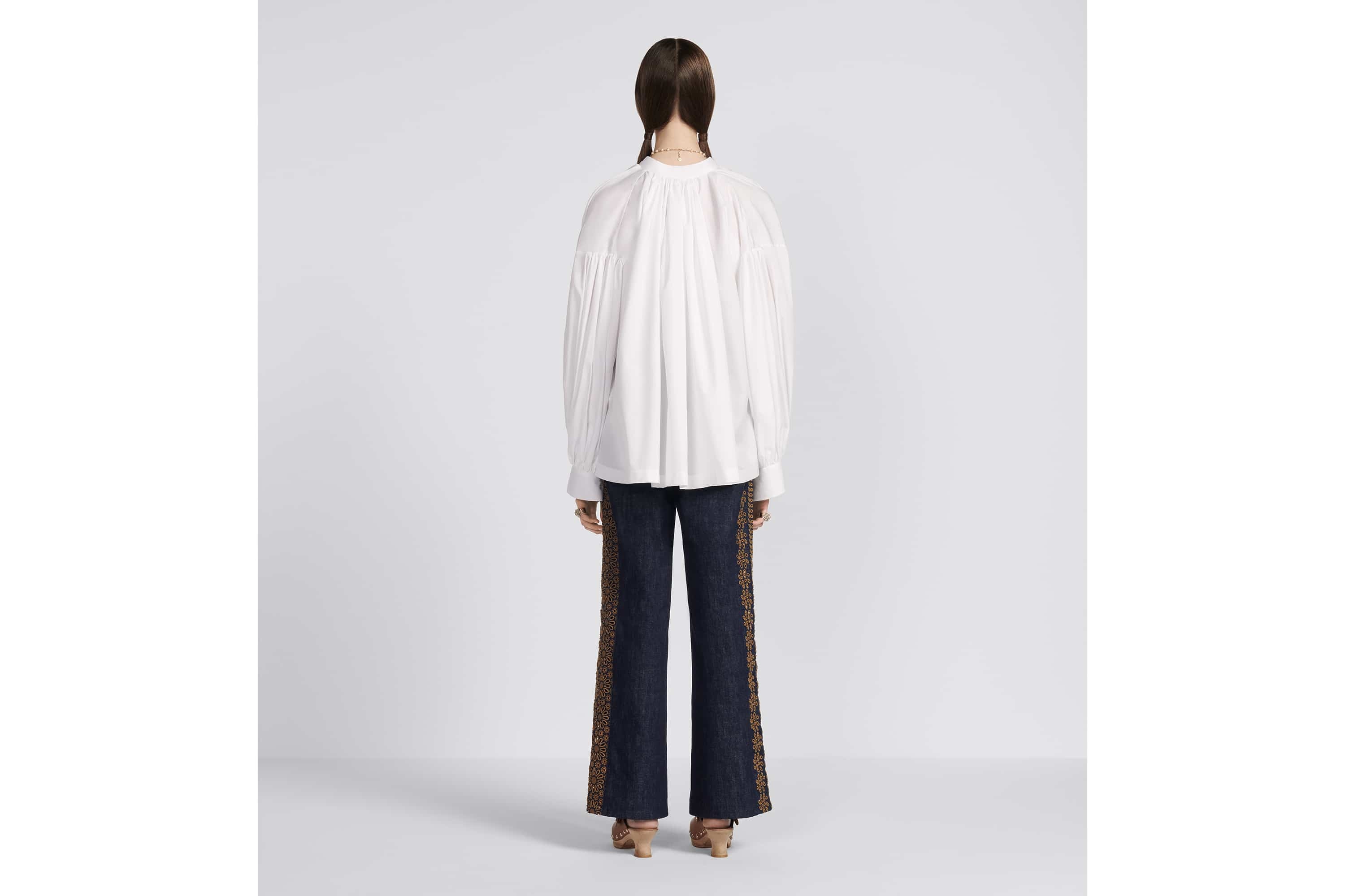 Embroidered Flared Jeans - 6