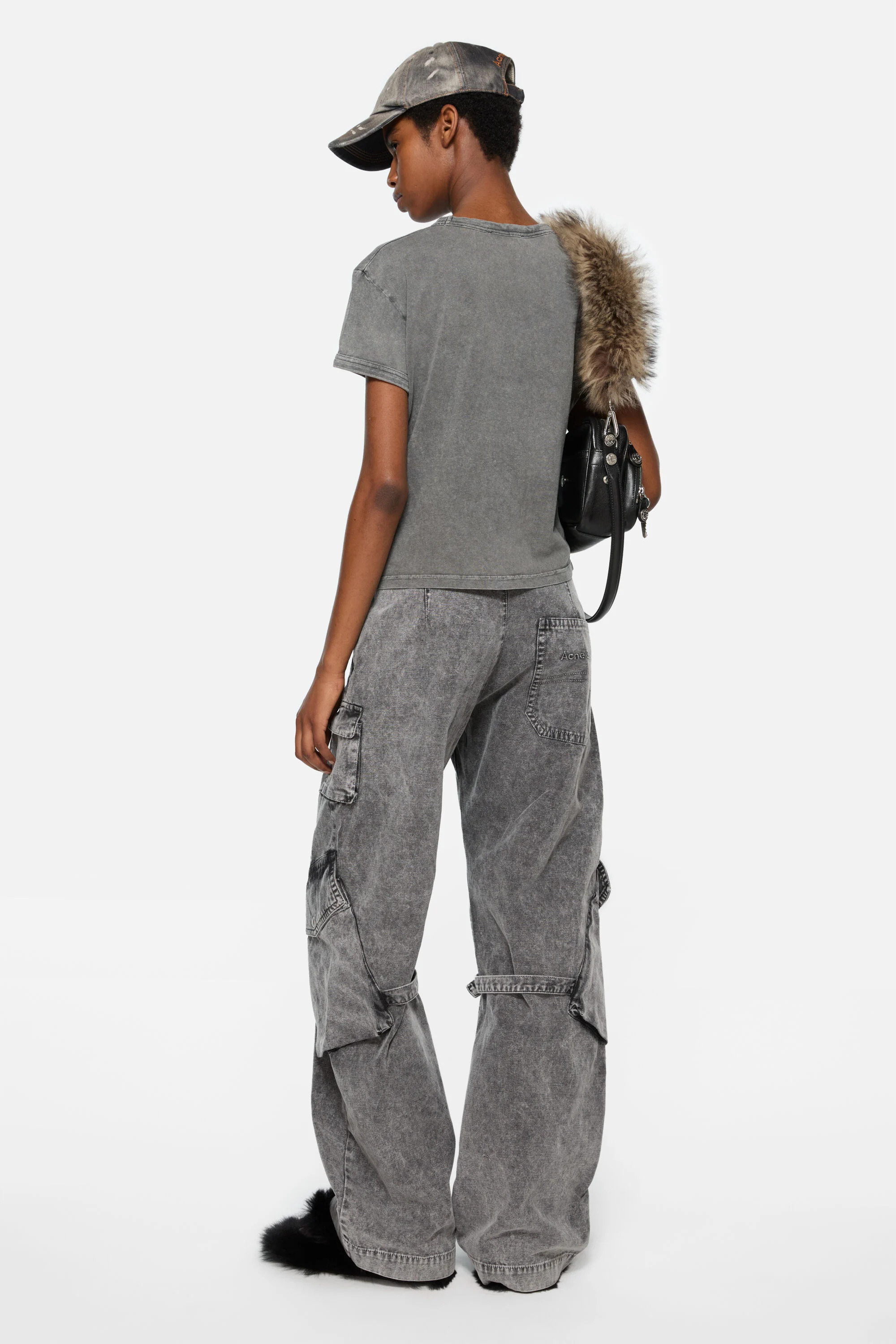 Blurred logo t-shirt - Fitted unisex fit - Faded Grey - 3