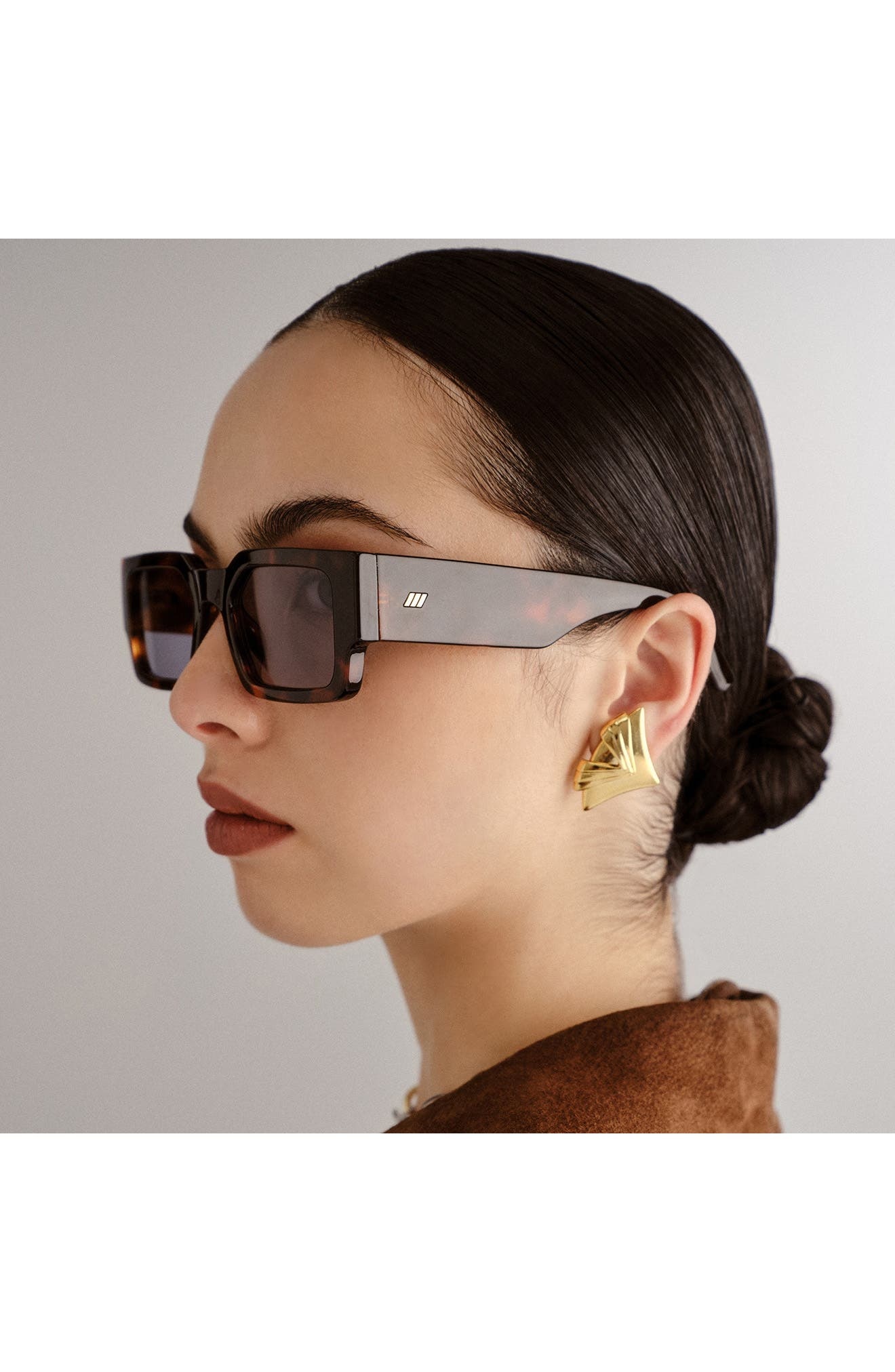 Le Specs Contemplation 54mm Rectangular Sunglasses in Super Dark Tort/Smoke Tint at Nordstrom - 5