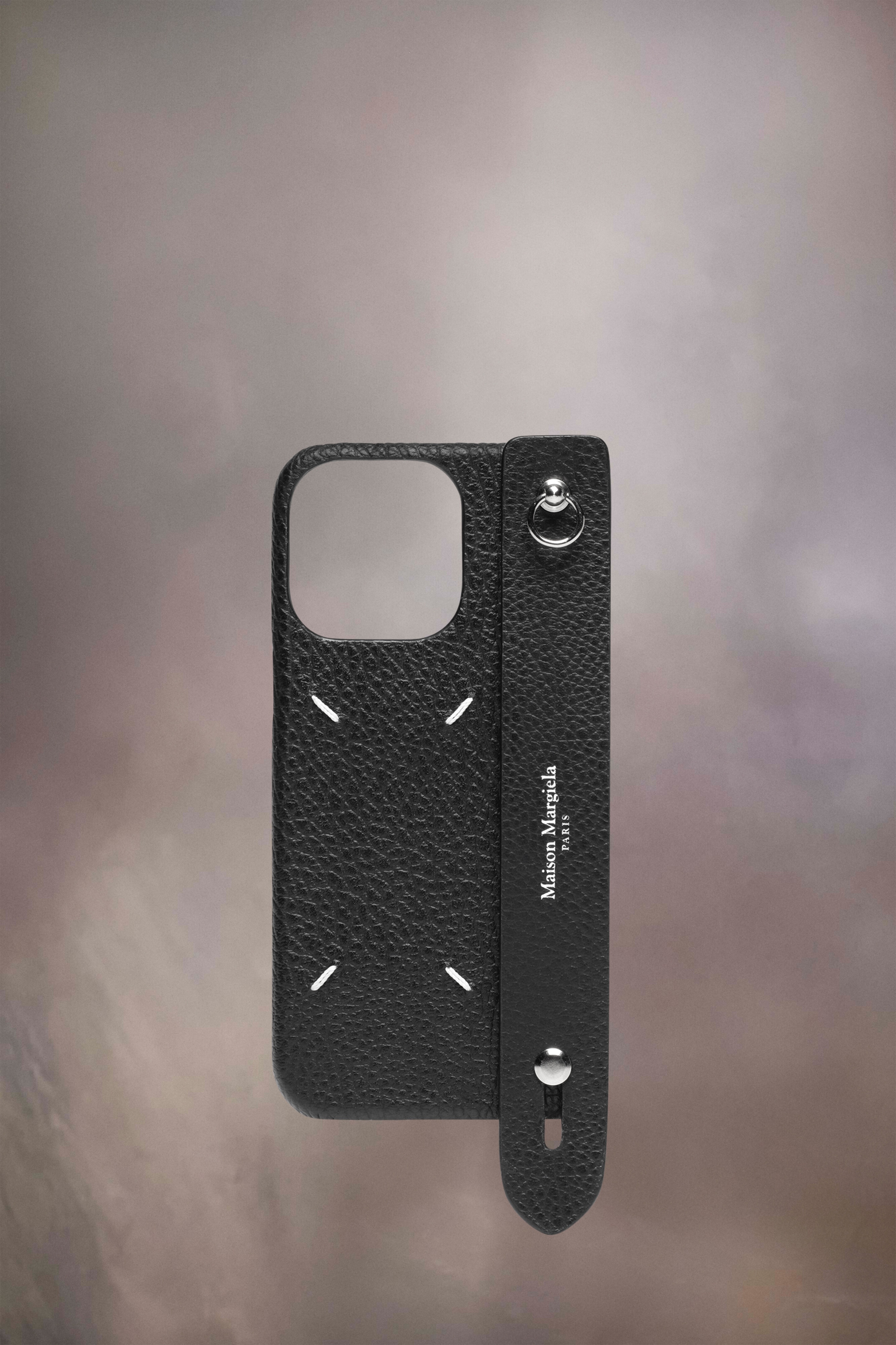 Four stitches phone cover - 1