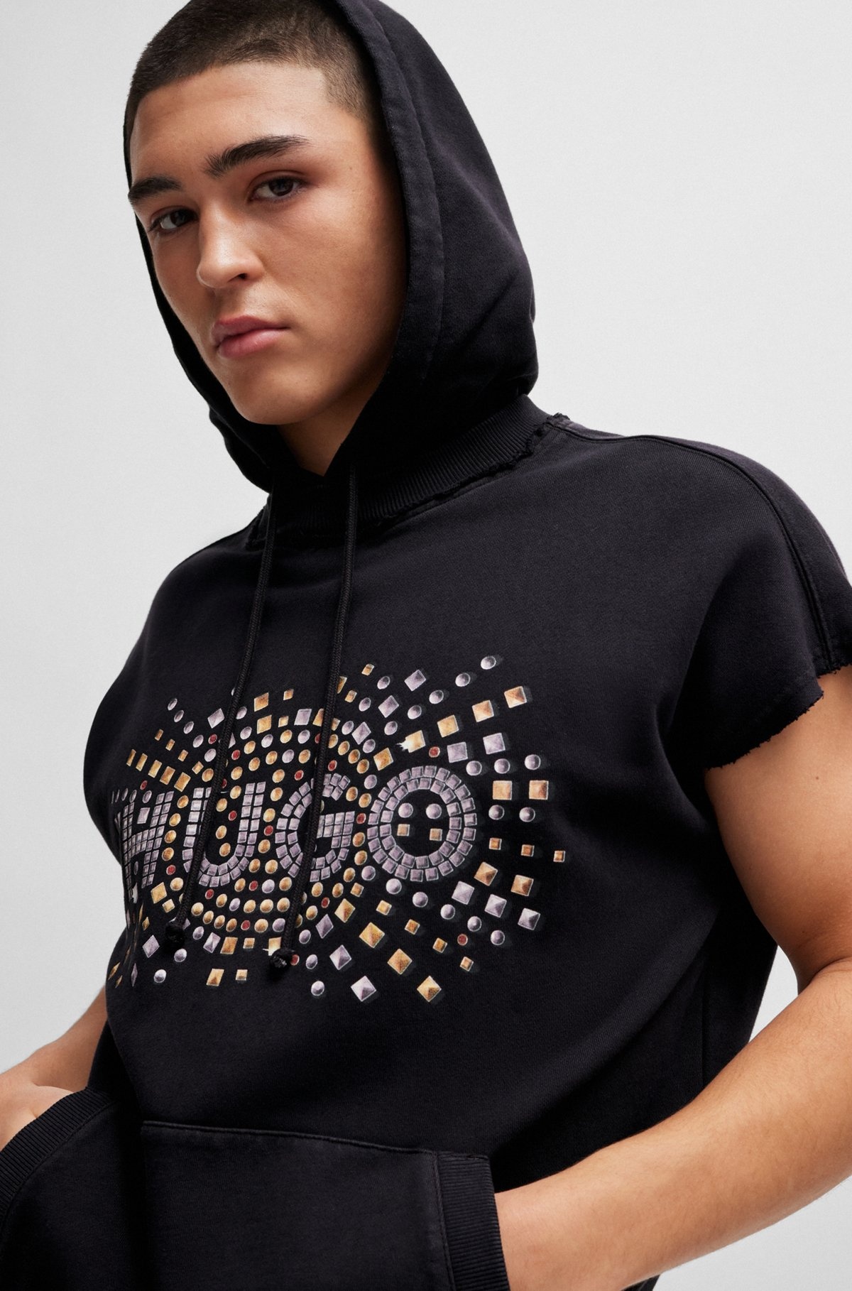 SLEEVELESS COTTON HOODIE WITH STUD-EFFECT ARTWORK - 3