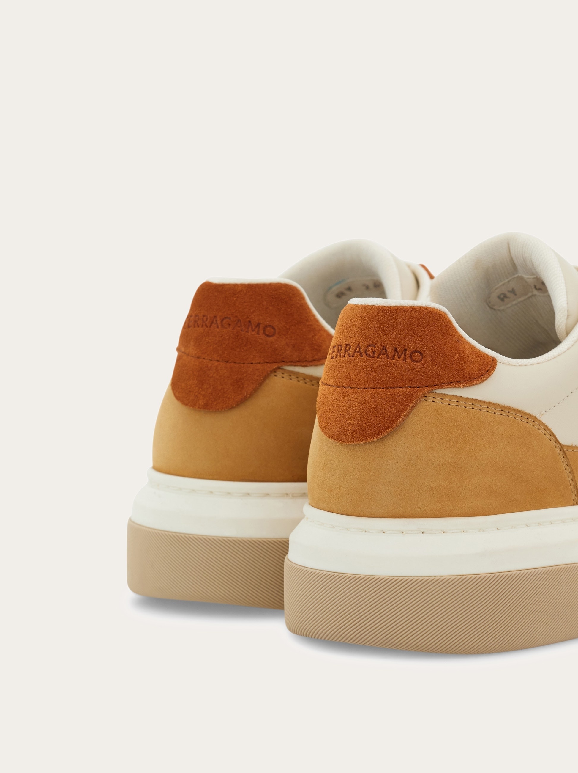 Low cut sneaker with Gancini outline - 3