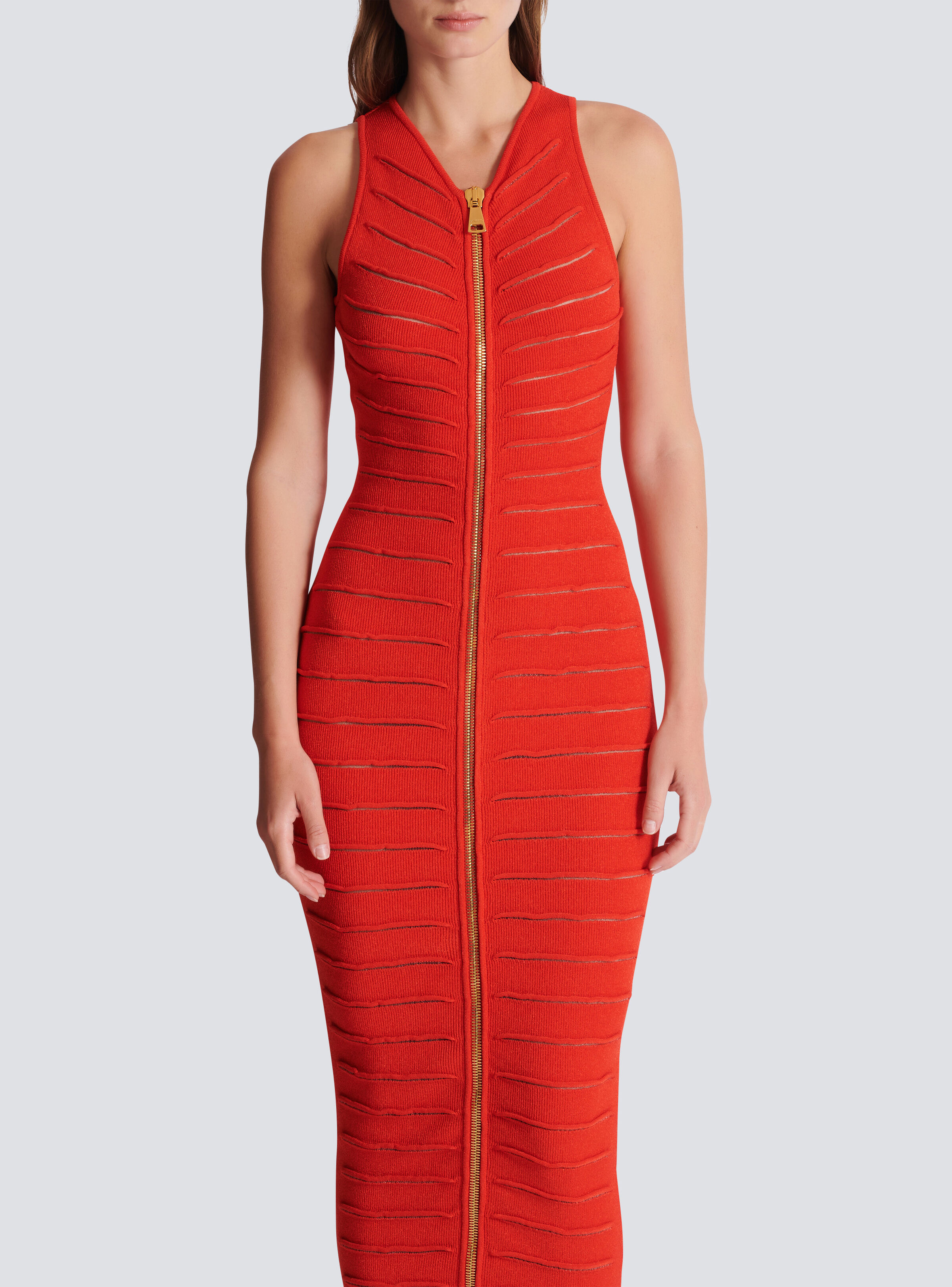 Long sleeveless dress in crocodile knit - 5