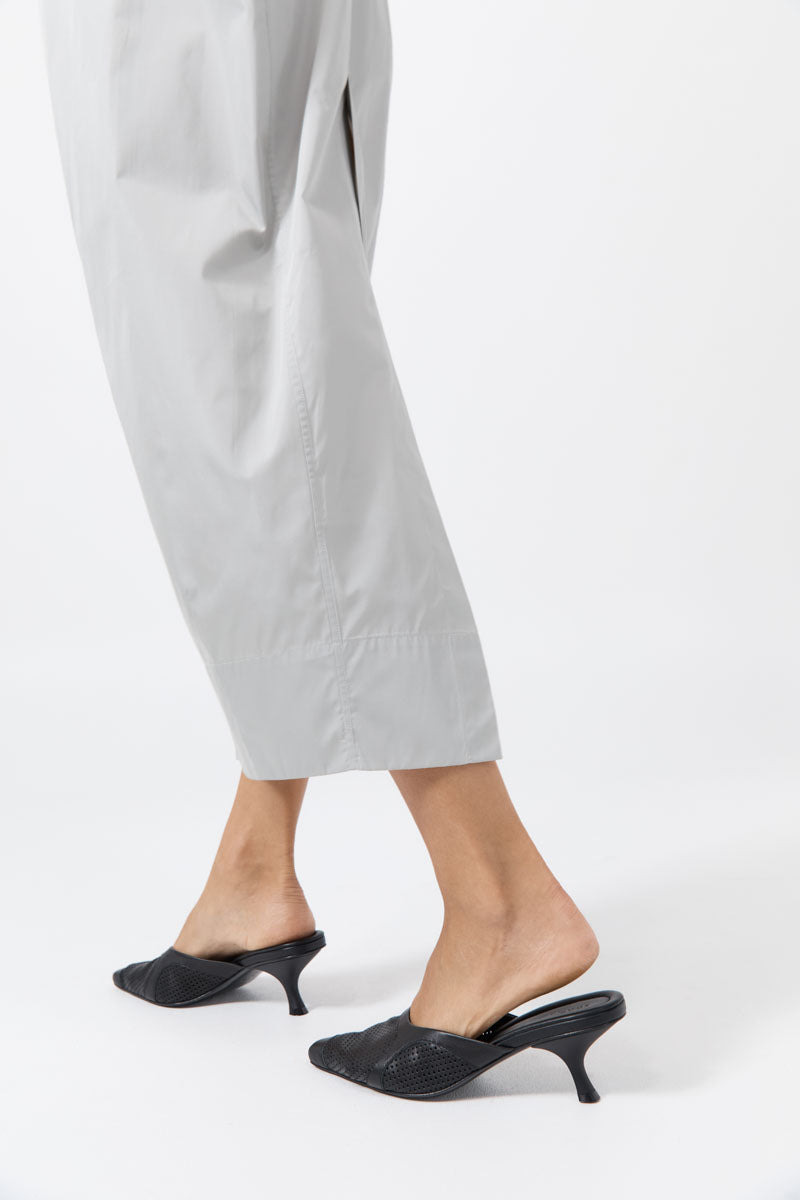 Perforated Heel - Black - 2